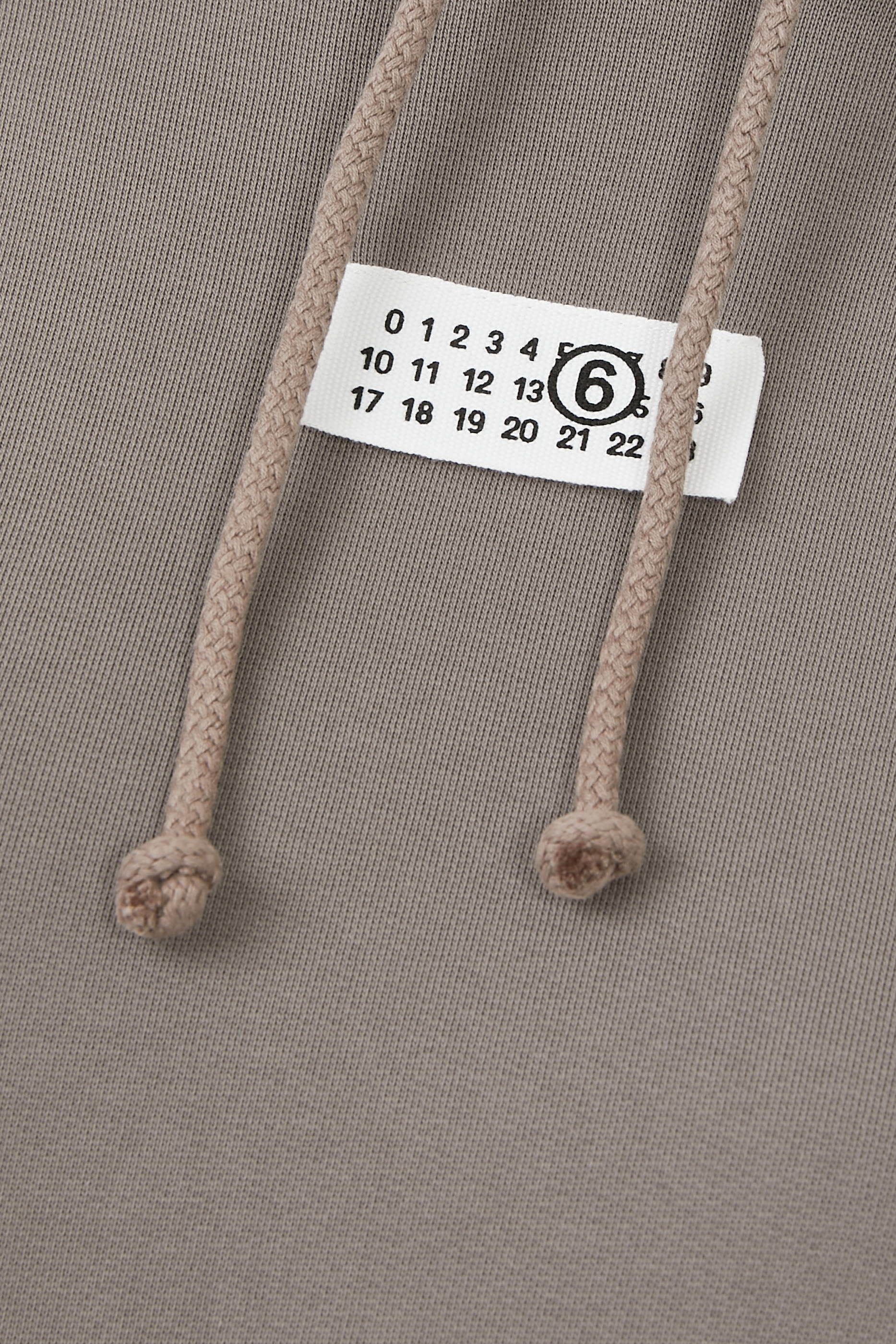 سويت شيرت بشعار الماركة قطن