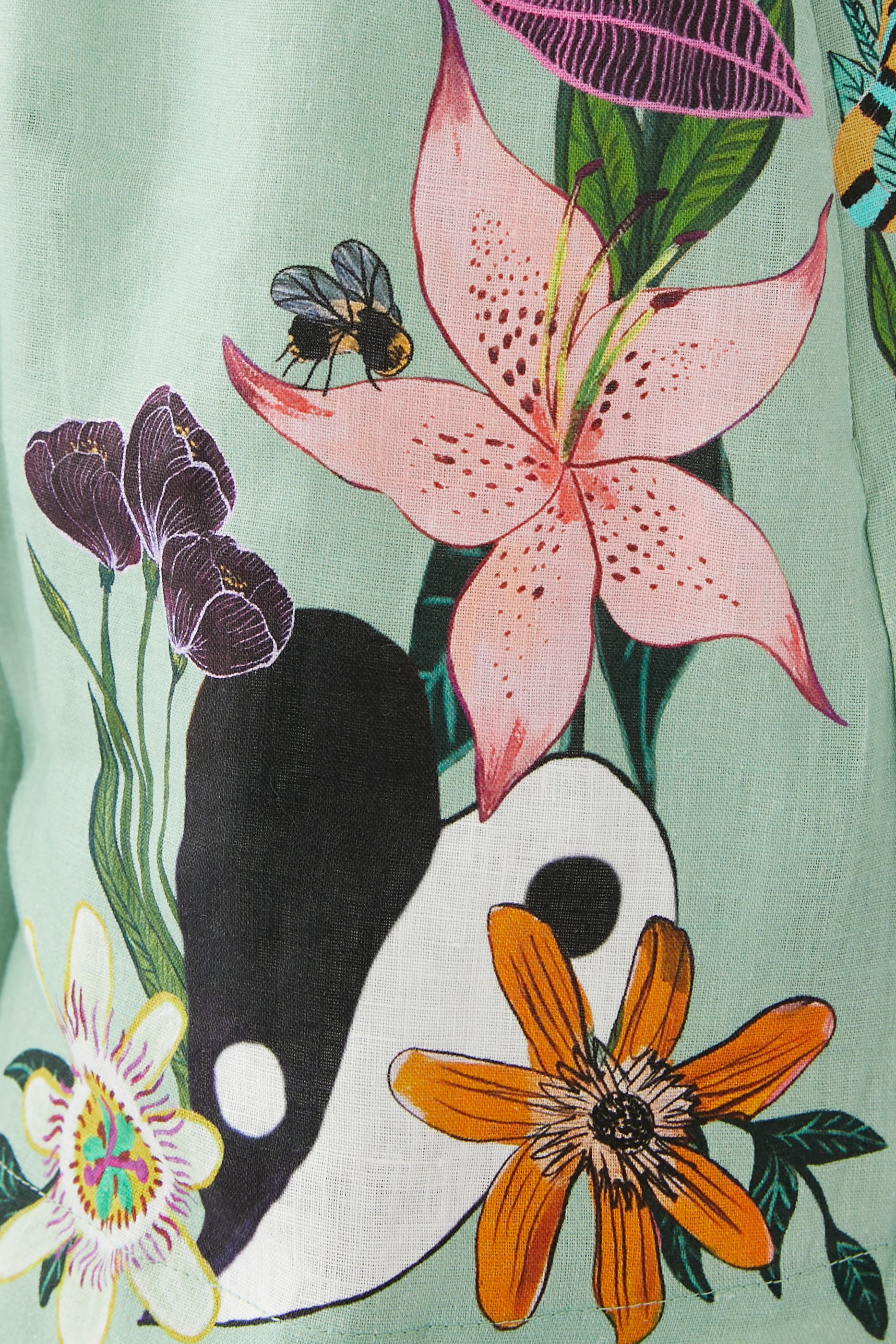 شورت ميغان كتان