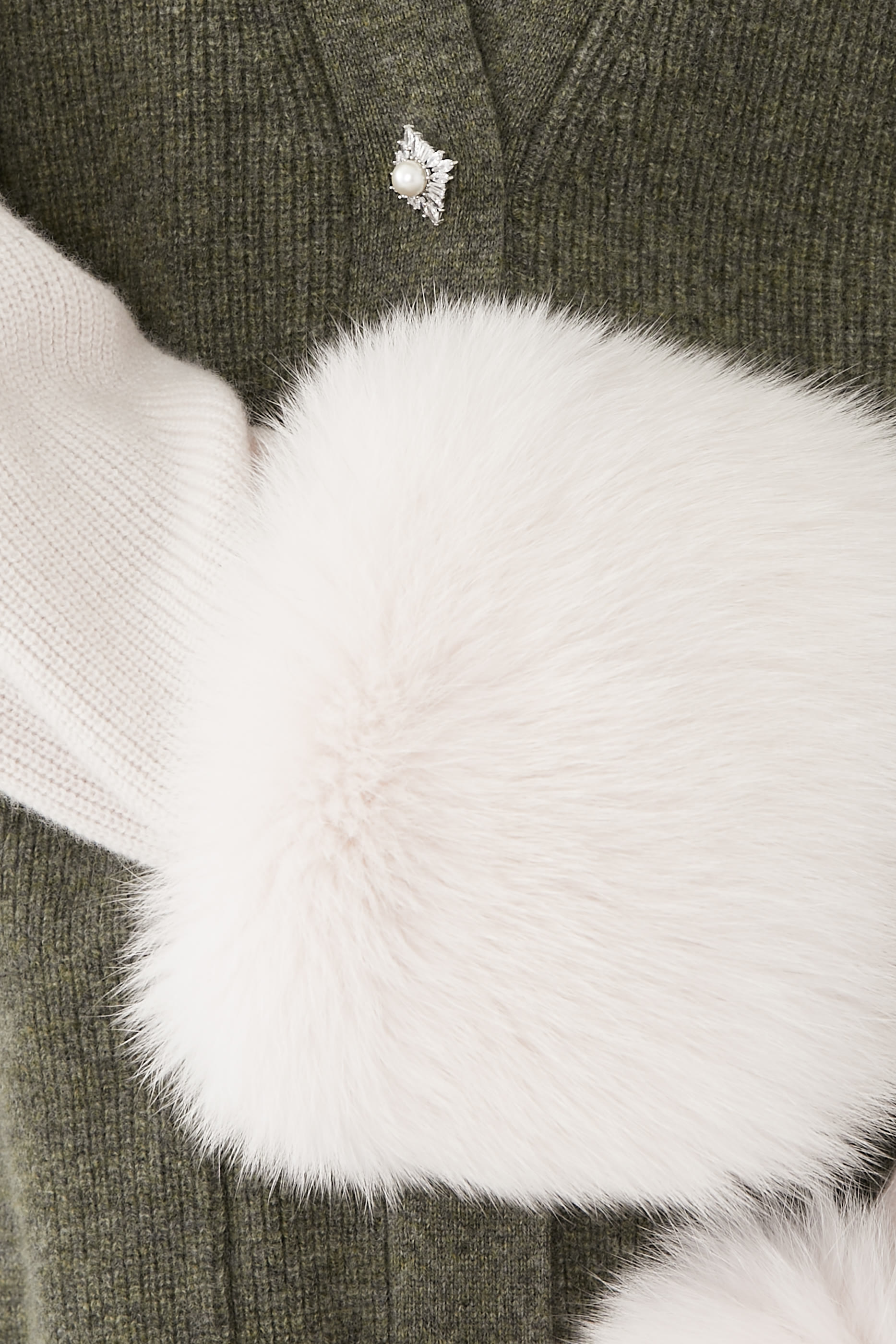 كارديجان بتصميم مقسم بألوان وحزام