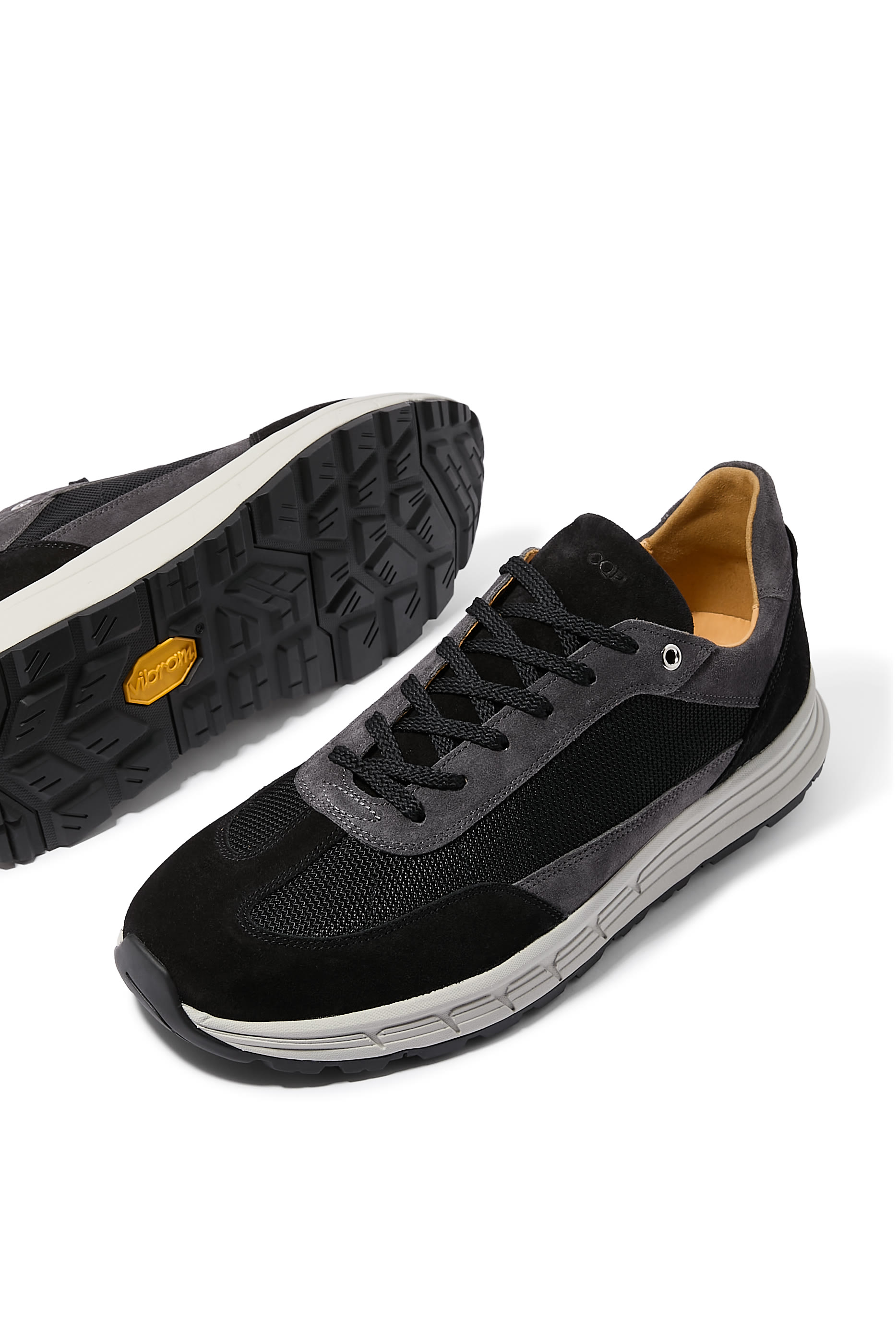 سنيكرز رينا