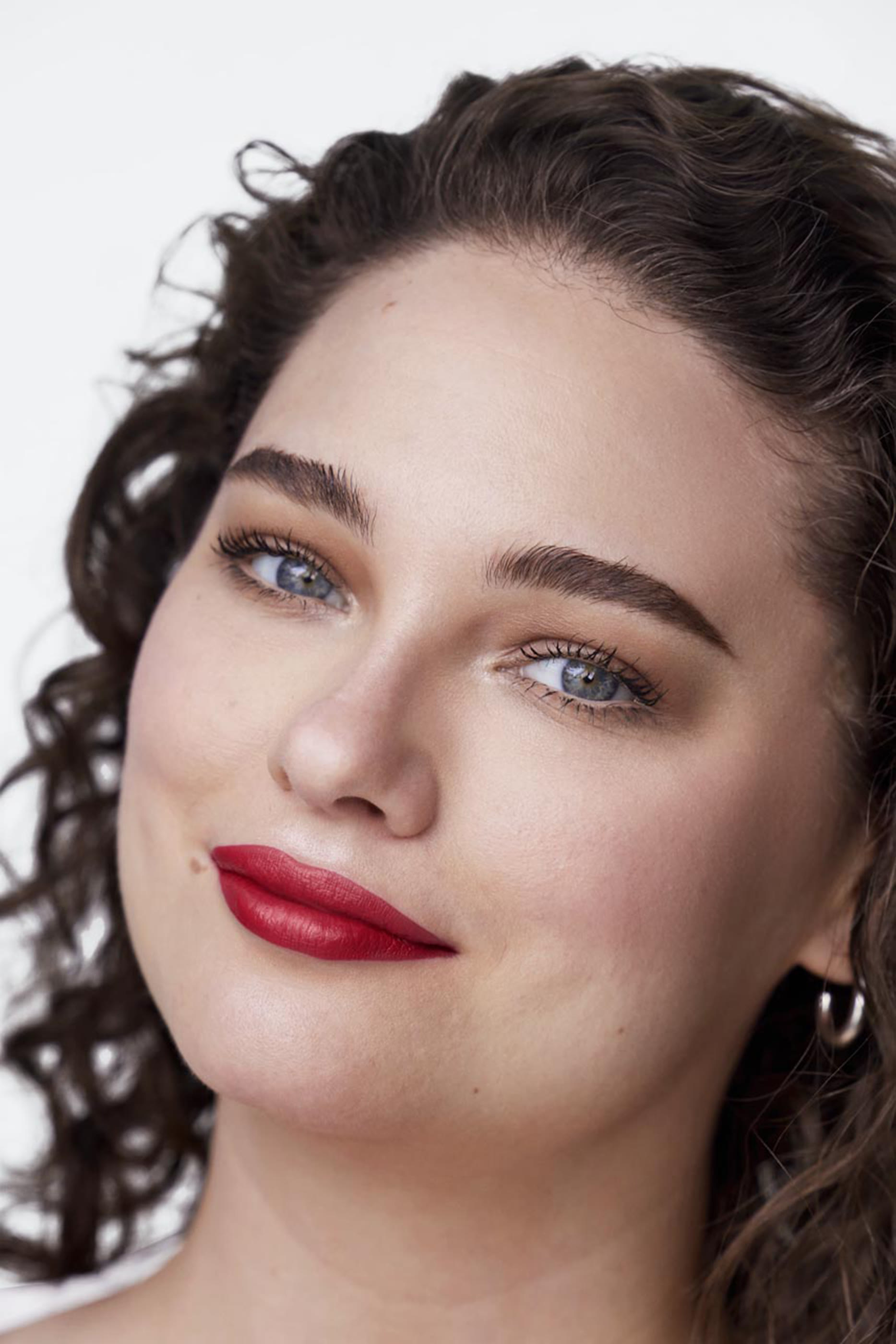 أحمر شفاه بوب يدوم طويلا