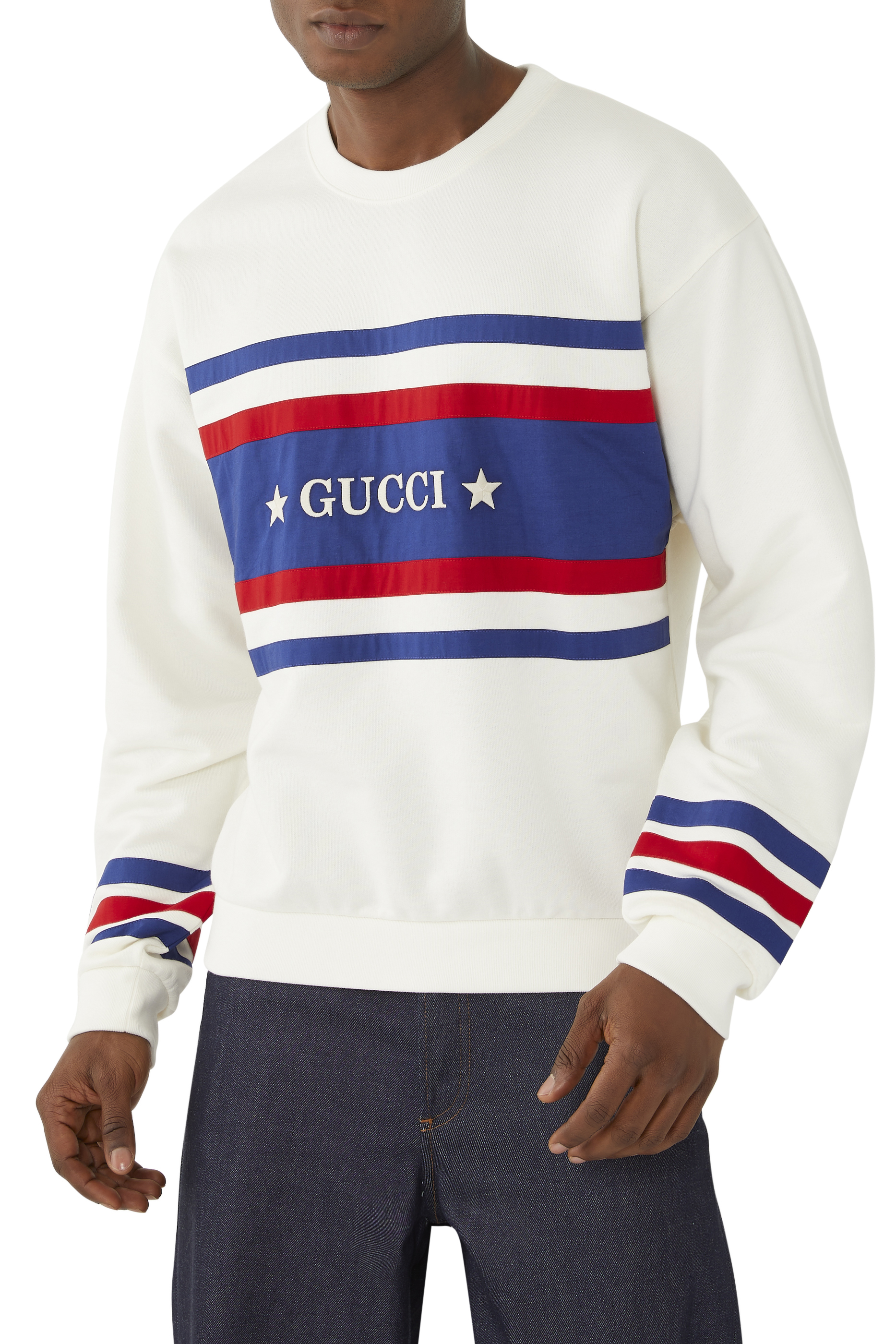 سويت شيرت بنقشة نجوم وشعار الماركة