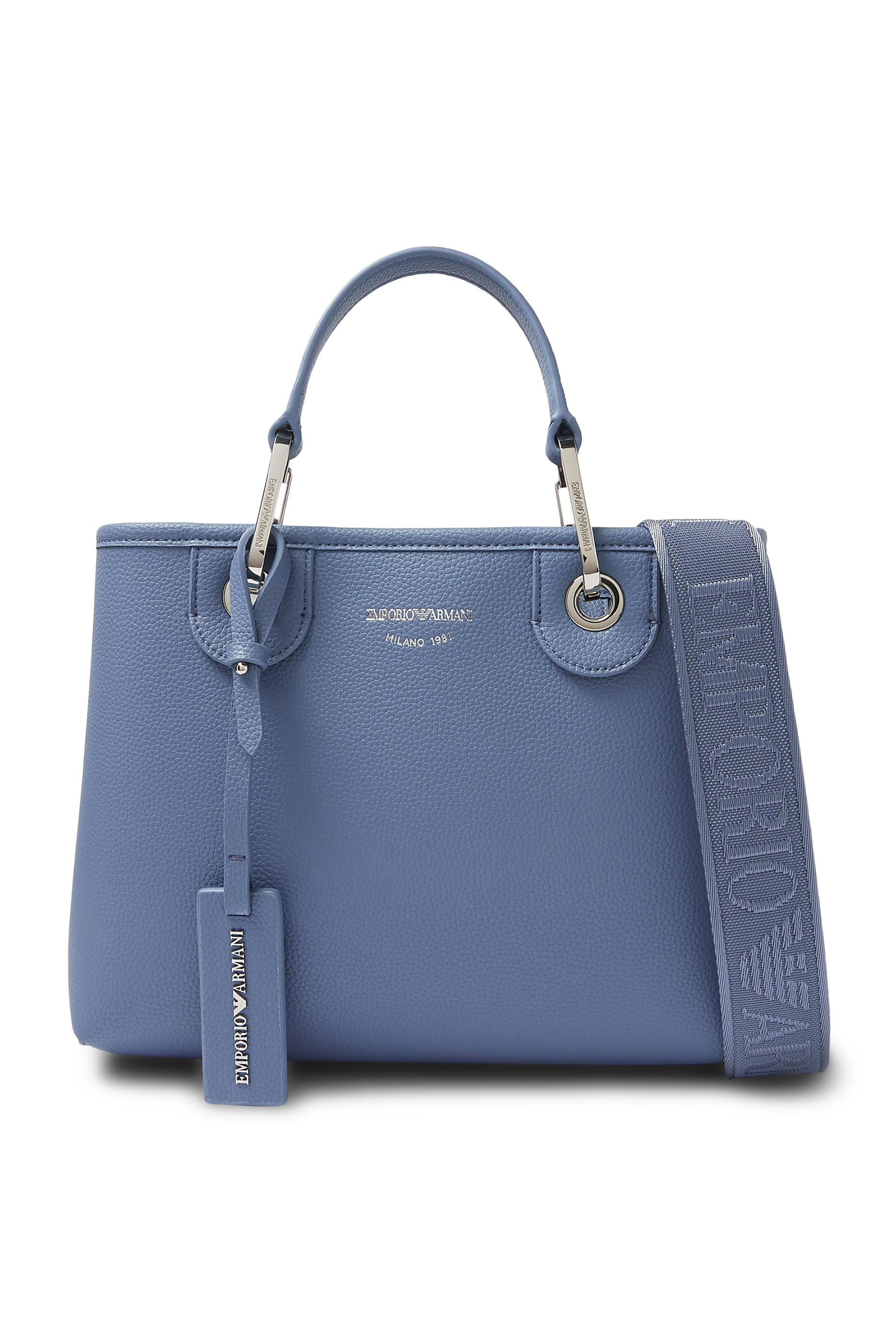 حقيبة يد مزينة بشعار الماركة