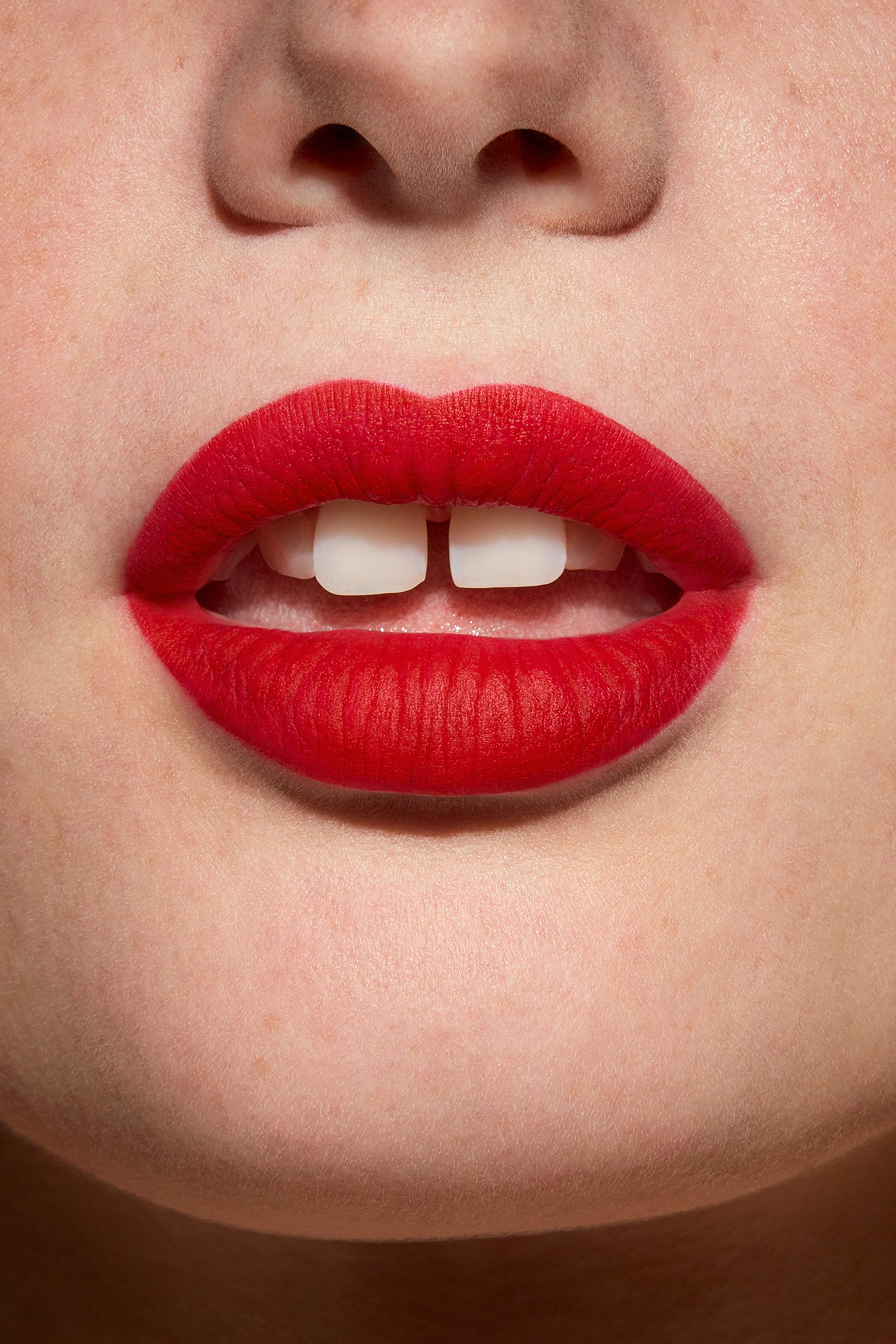 أحمر شفاه لا روج برفيوم الترا سائل غير لامع