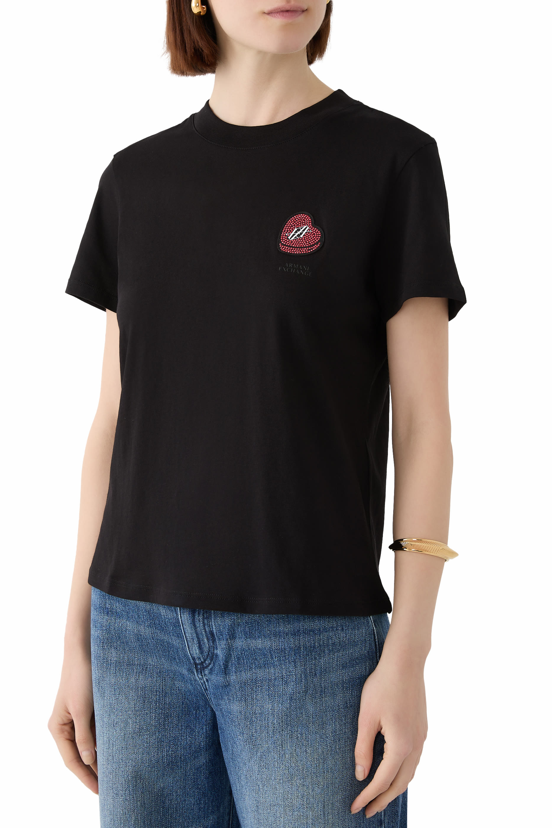 تيشيرت جيرسيه بشعار الماركة بتصميم قلب