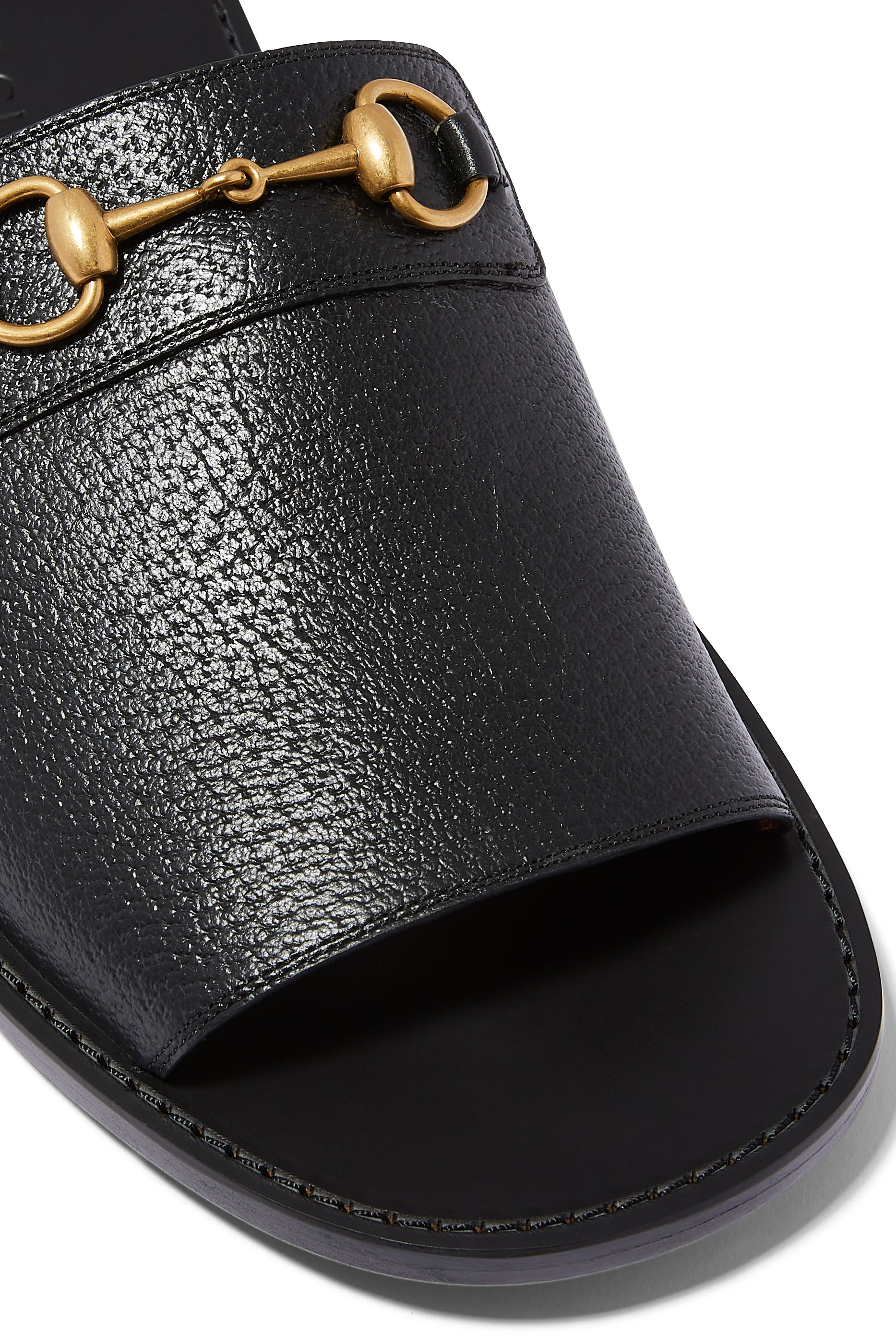 حذاء خفيف جلد بشعار الماركة