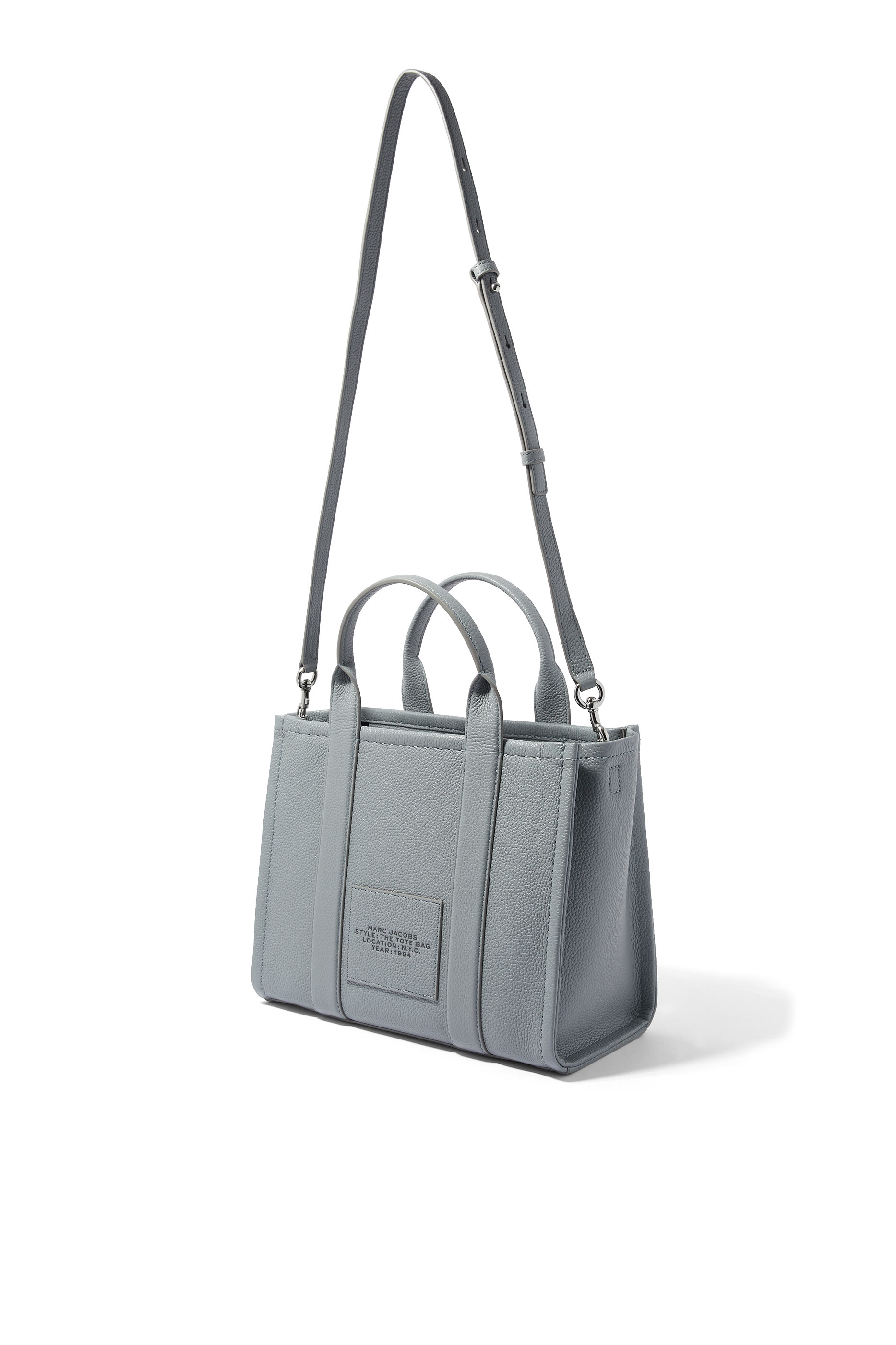 حقيبة يد متوسطة الحجم