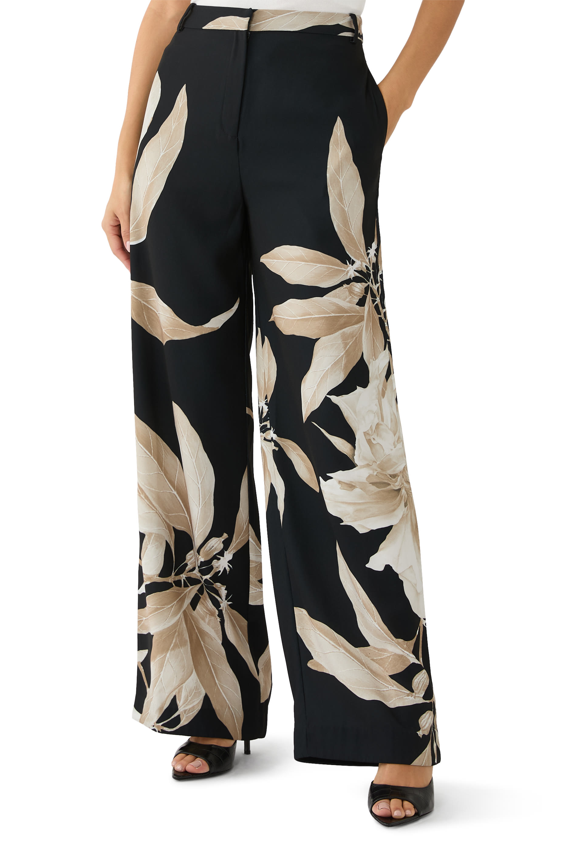 بنطال نيرو بقصة ساق واسعة