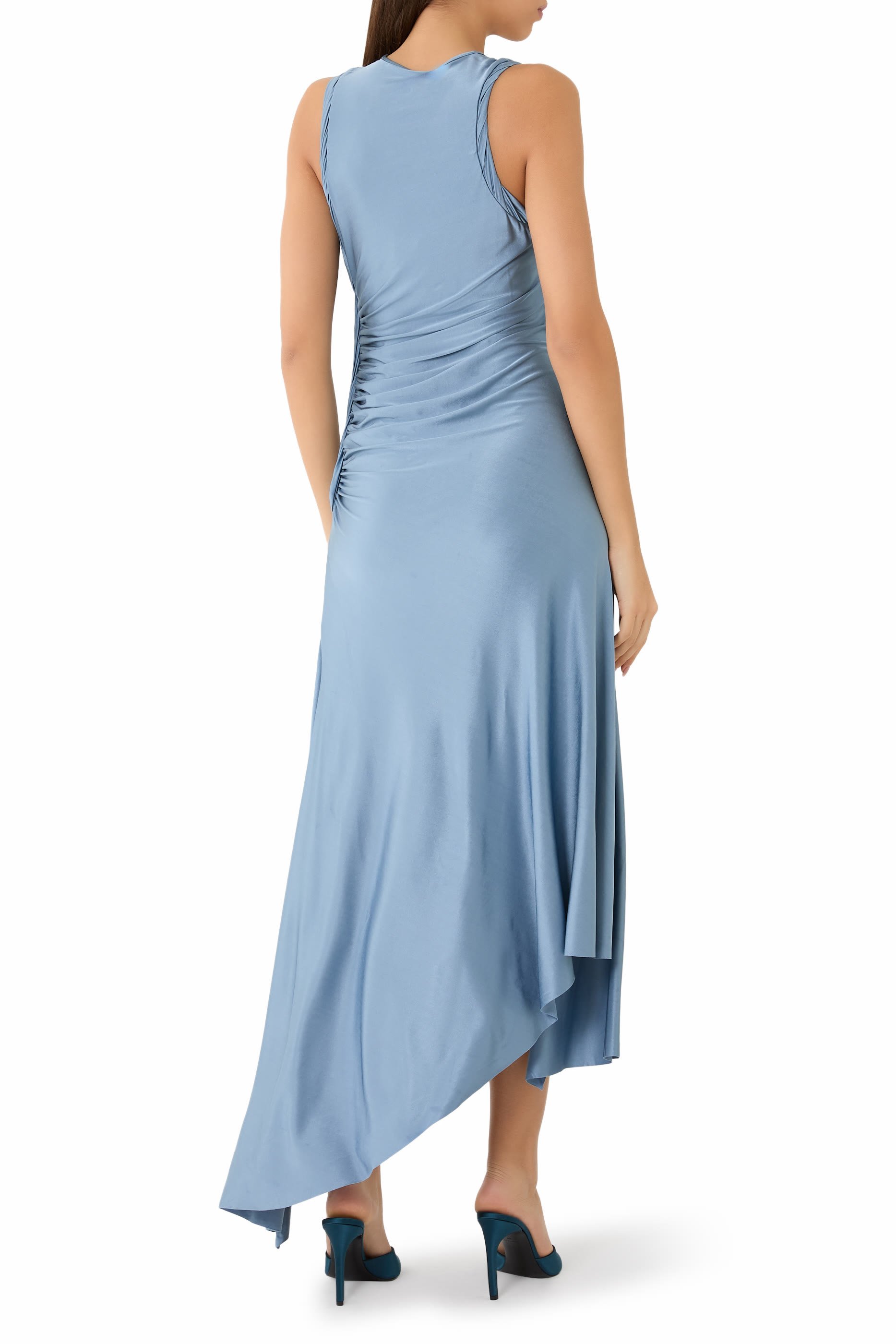 فستان بتصميم بلفوف