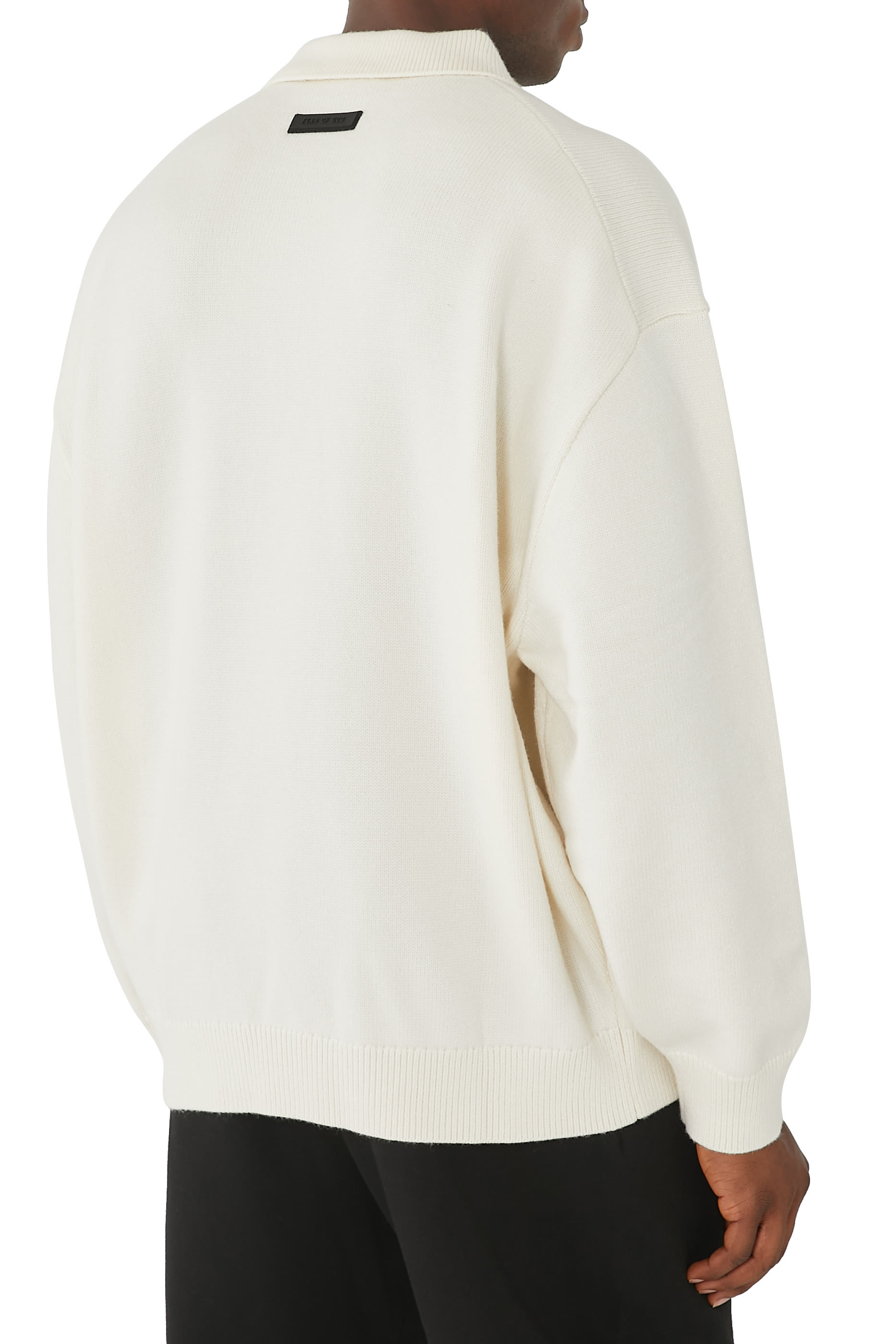 كنزة بولو منسوجة بشعار اسنشالز