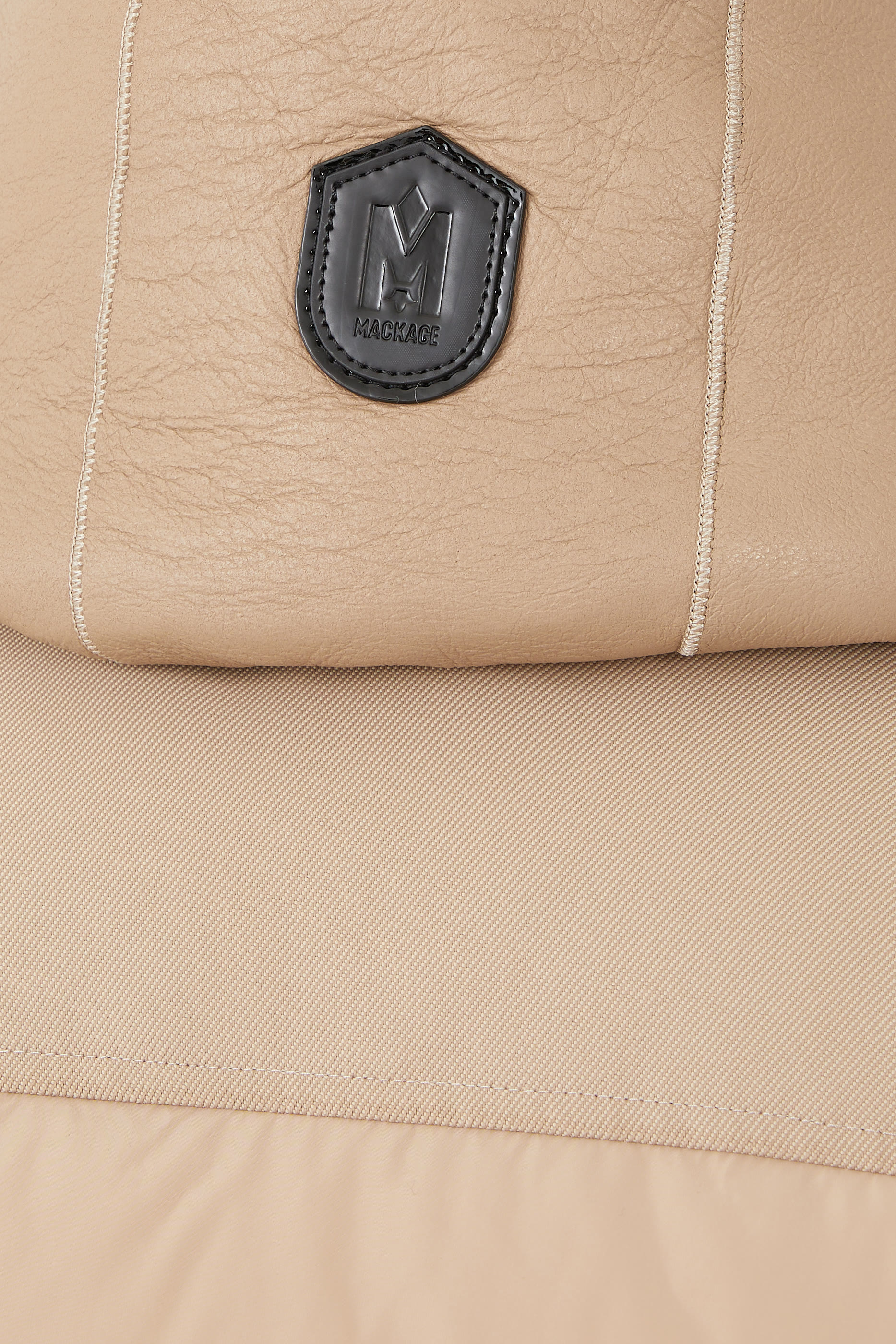 جاكيت رايلي كلاسيك مبطن بالزغب