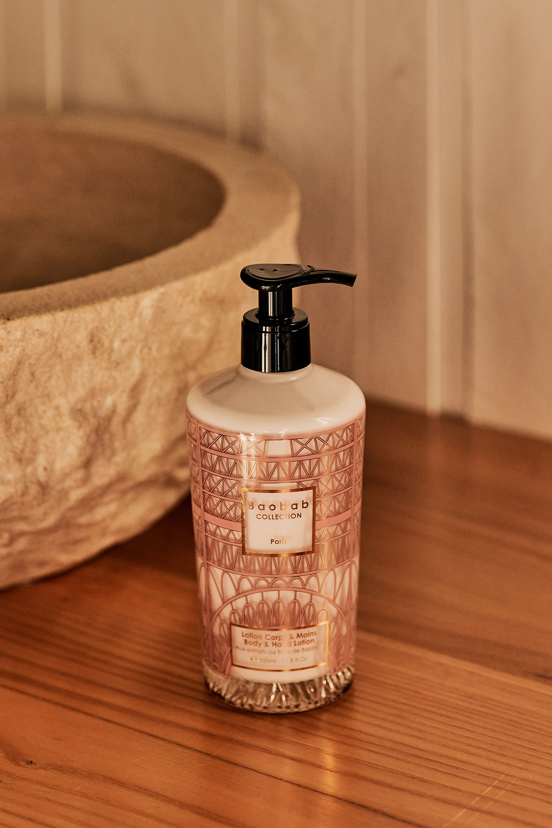 لوشن اليدين والجسم باريس