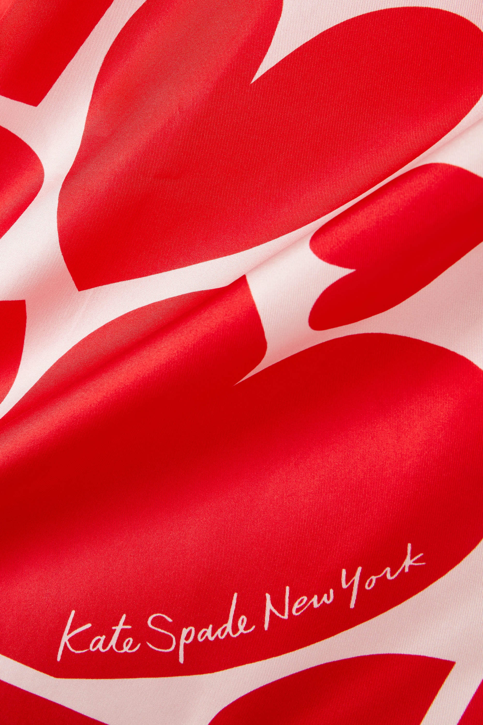 باندانا بنقشة قلوب حرير