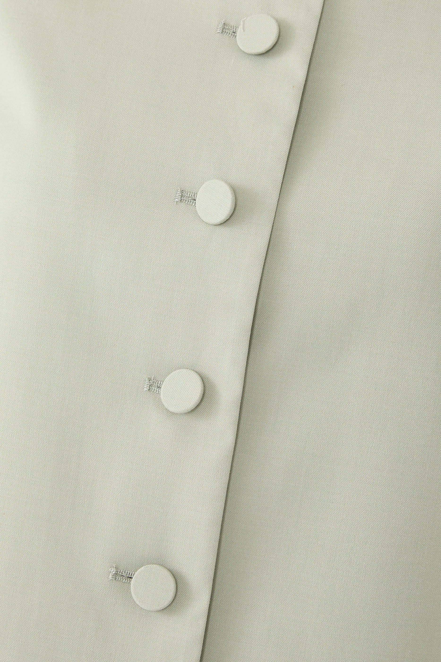 بلوزة سميرة بنمط بليزر