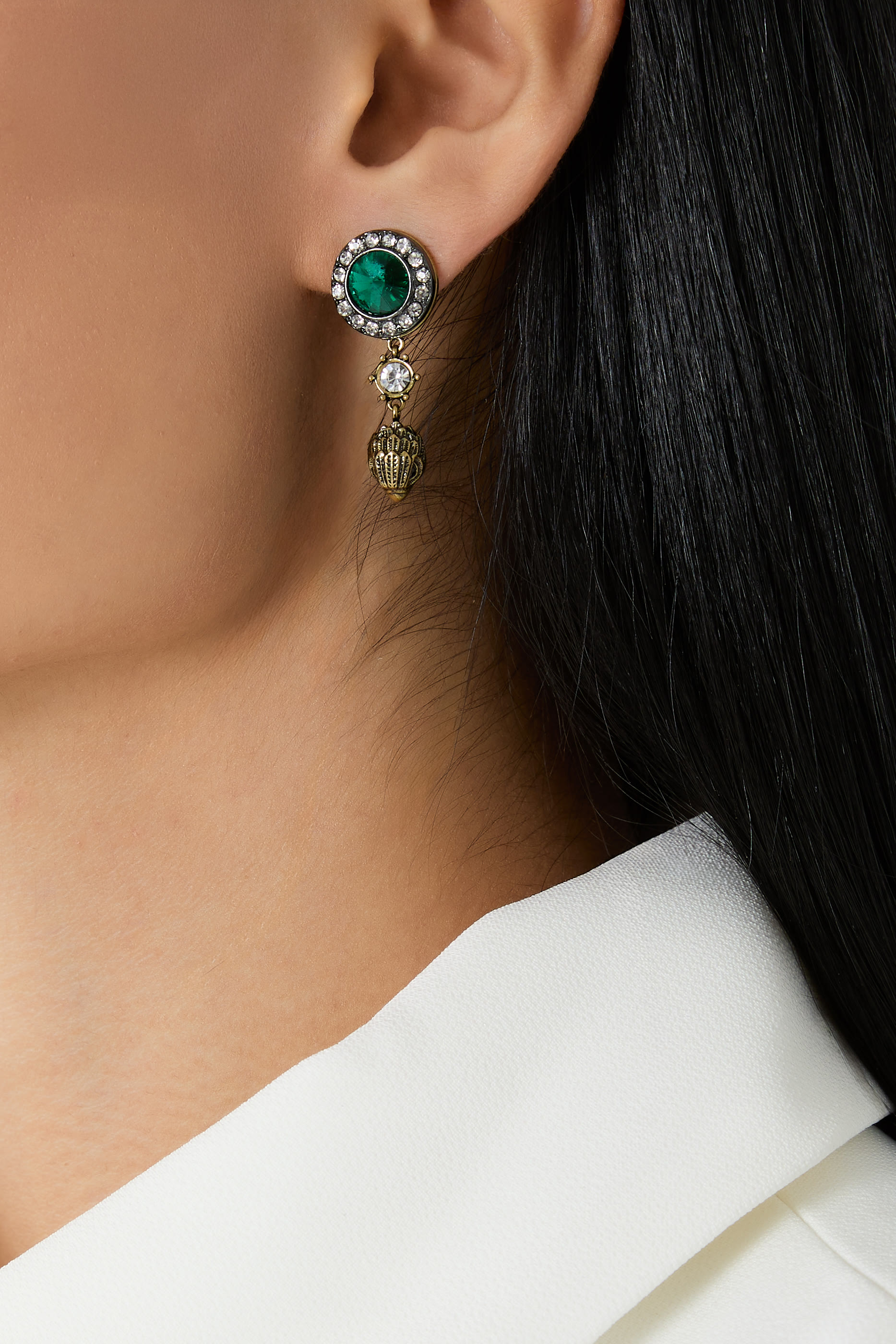 أقراط أوكتافيا بحلية شعار الماركة