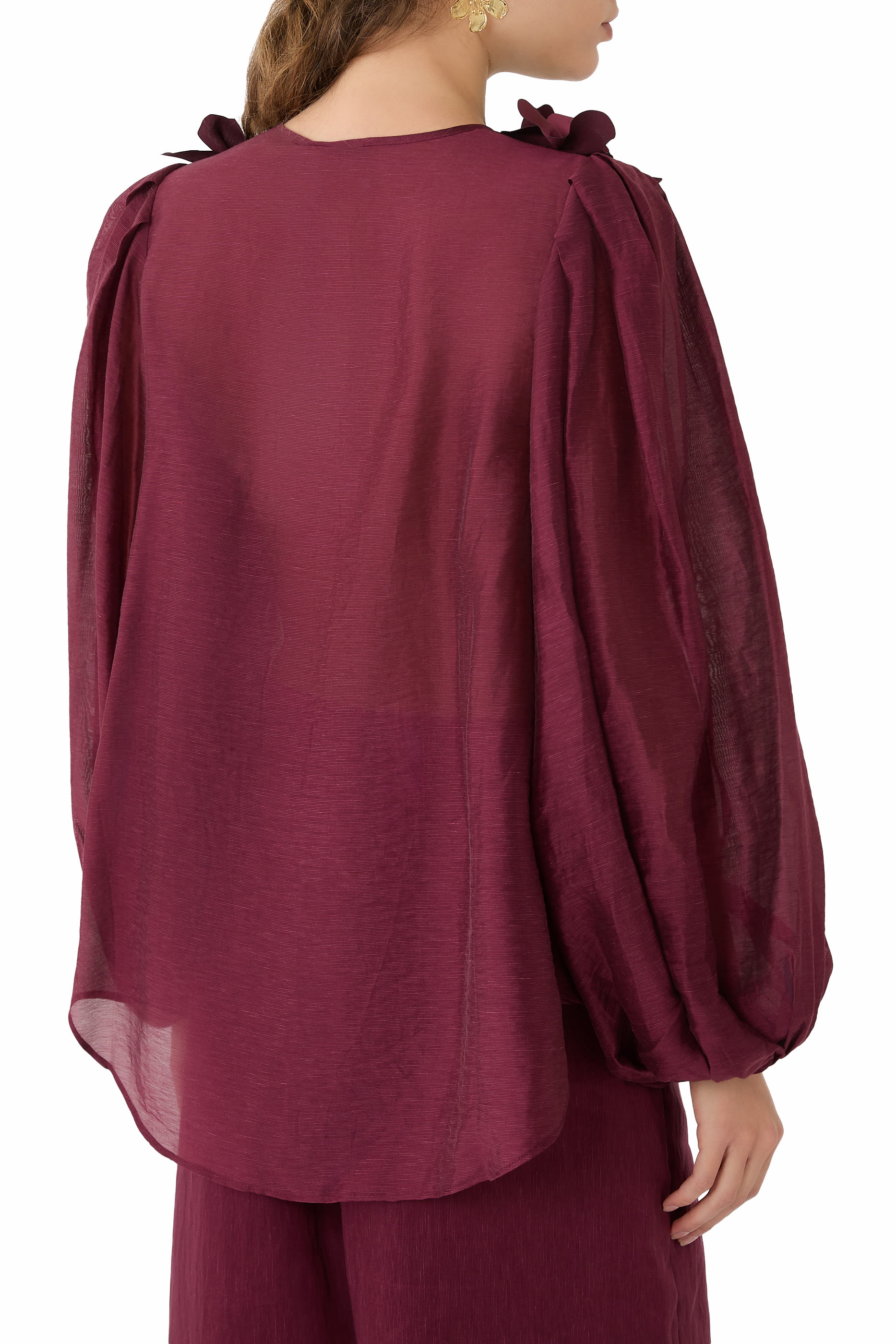 بلوزة كامي مزينة بأزهار