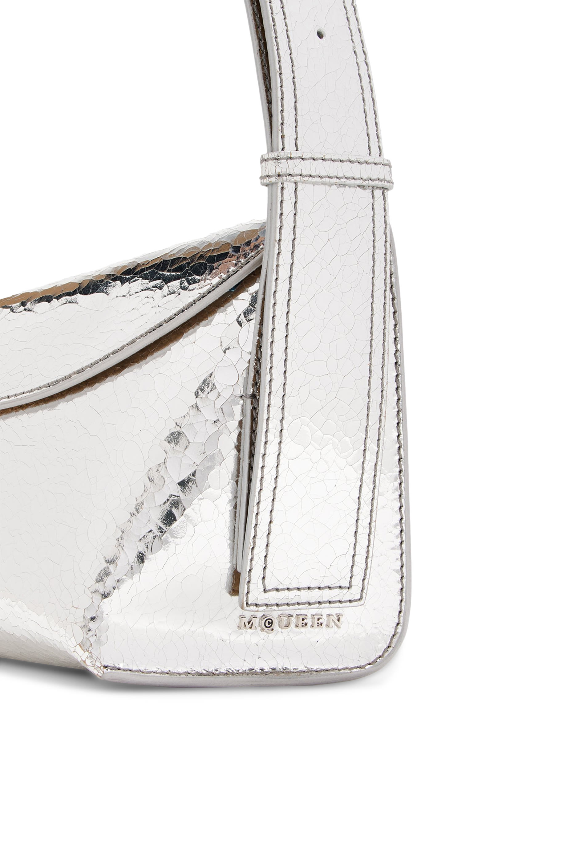 حقيبة سلينغ بحلية بتصميم حرف T