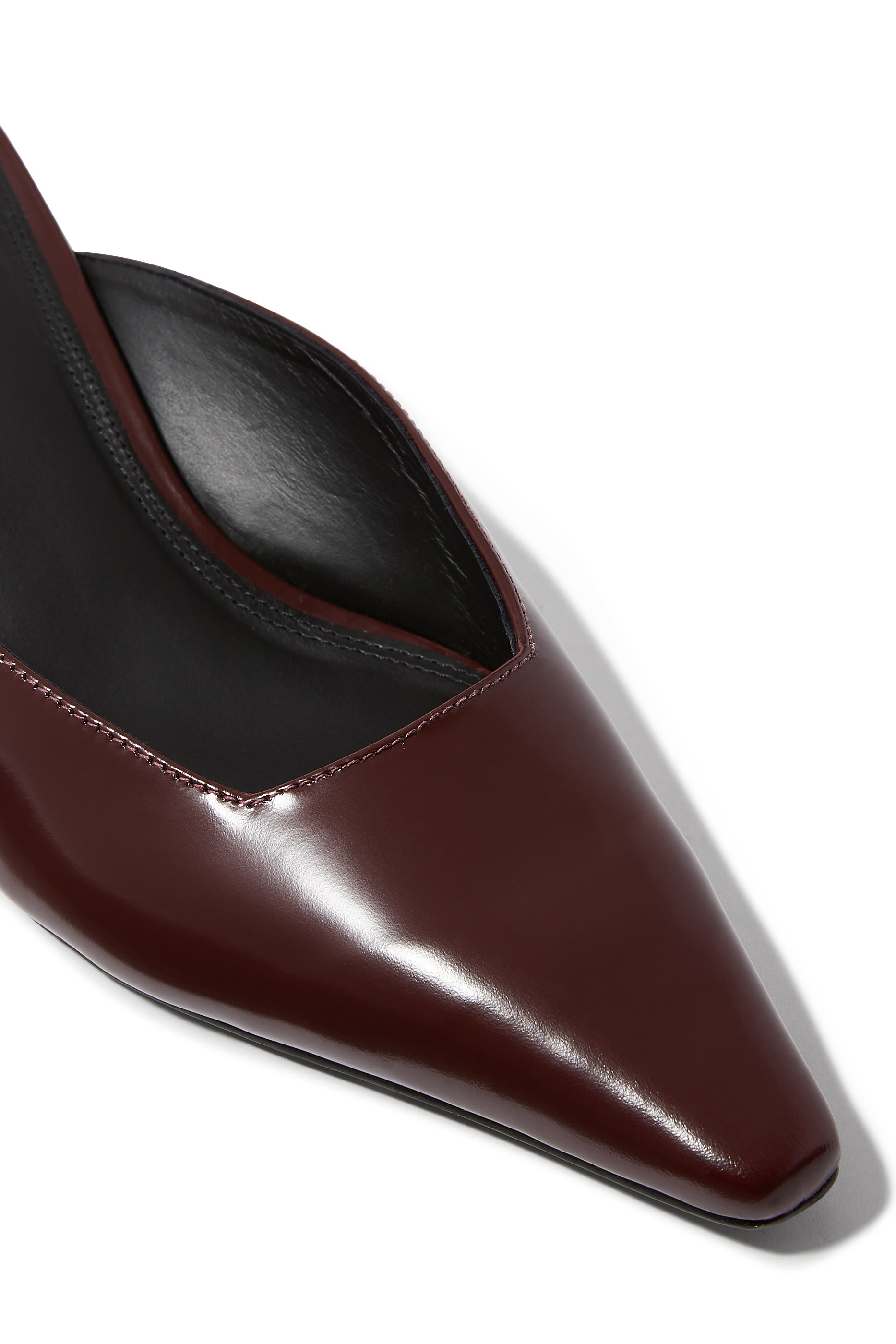 حذاء لوغان 50 بكعب منخفض