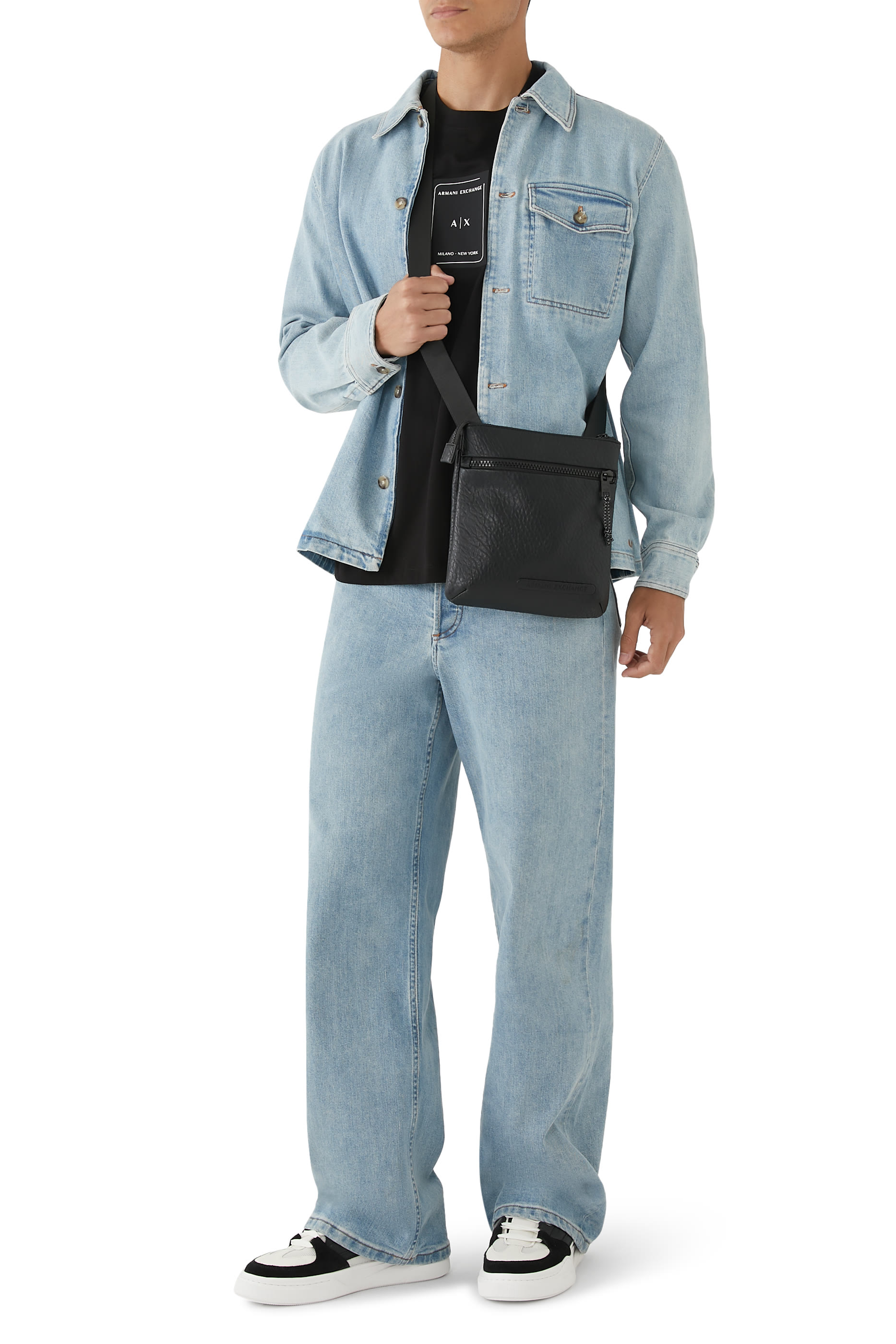 تيشيرت بشعار الماركة