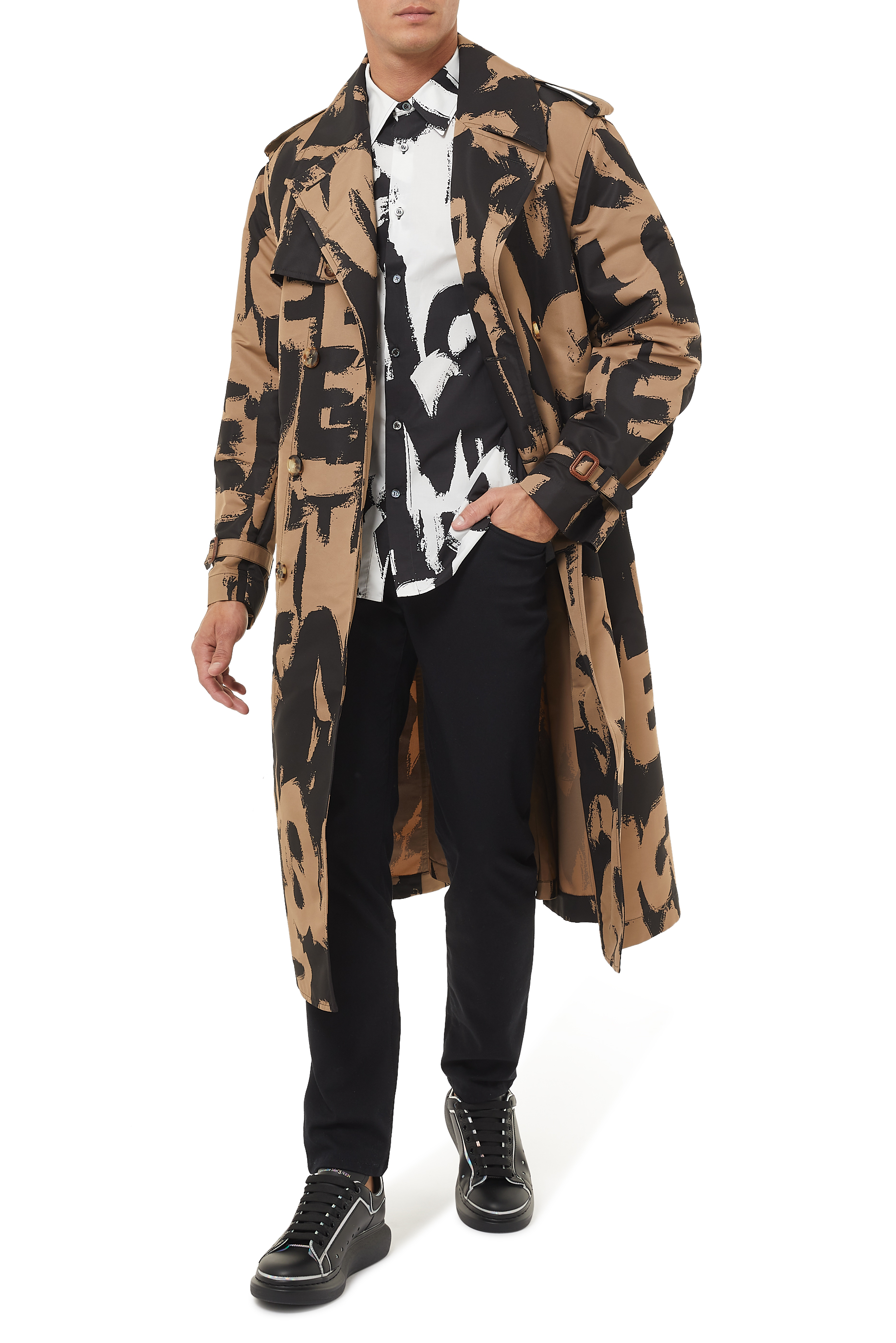 قميص قطن بشعار بتصميم غرافيتي