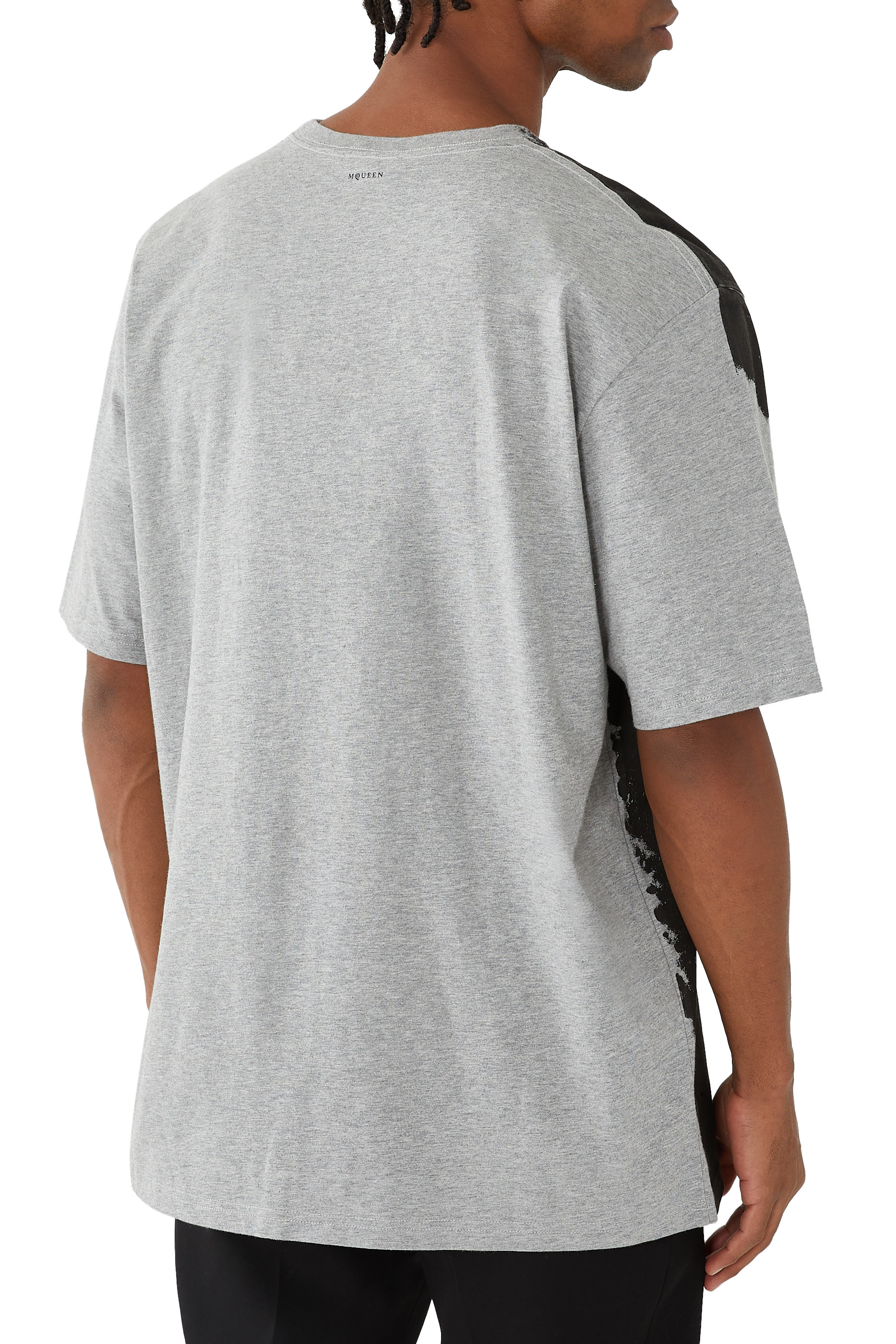 تيشيرت بطبعة جمجمة