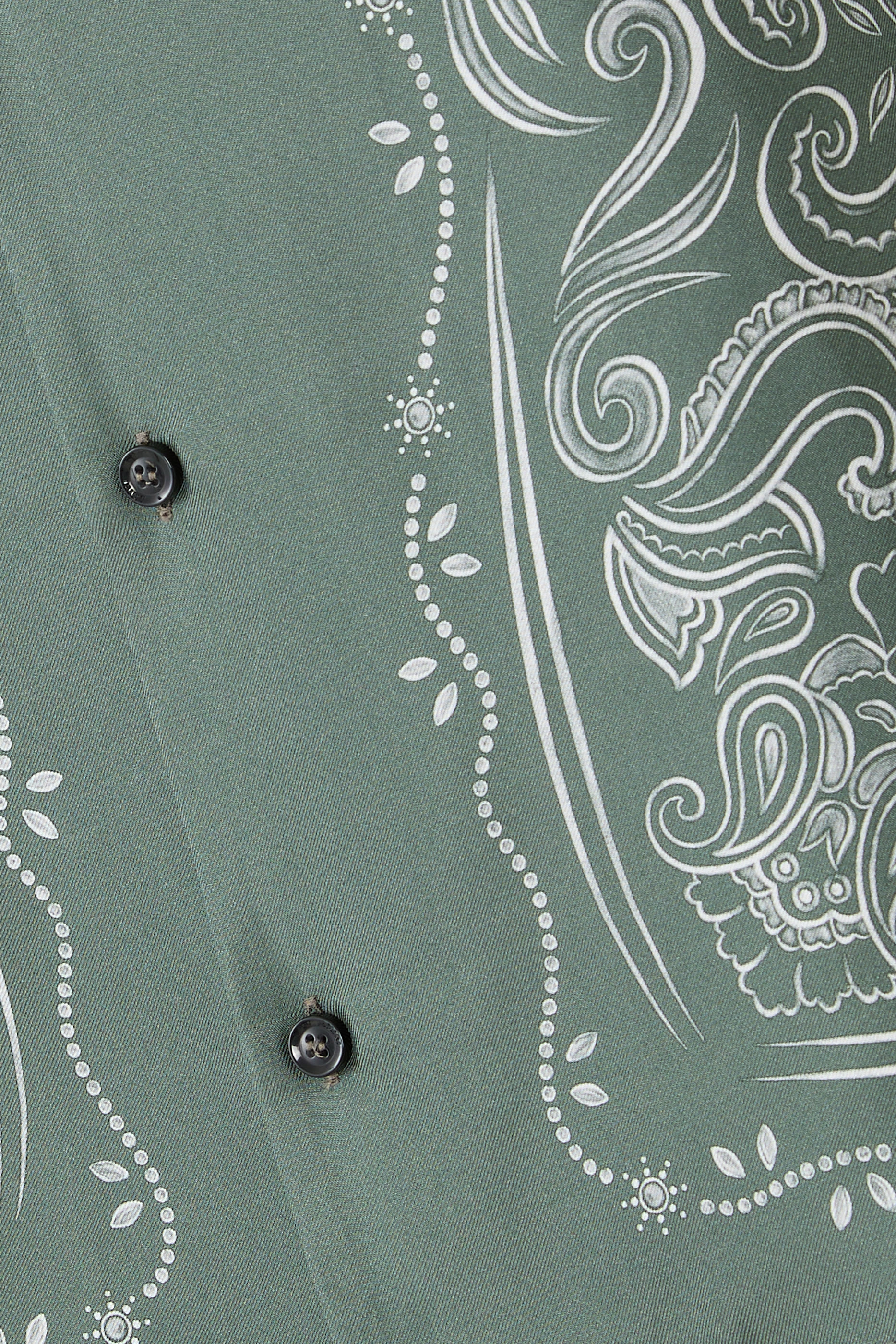 قميص بولينغ بطبعة باندانا وقصة فضفاضة