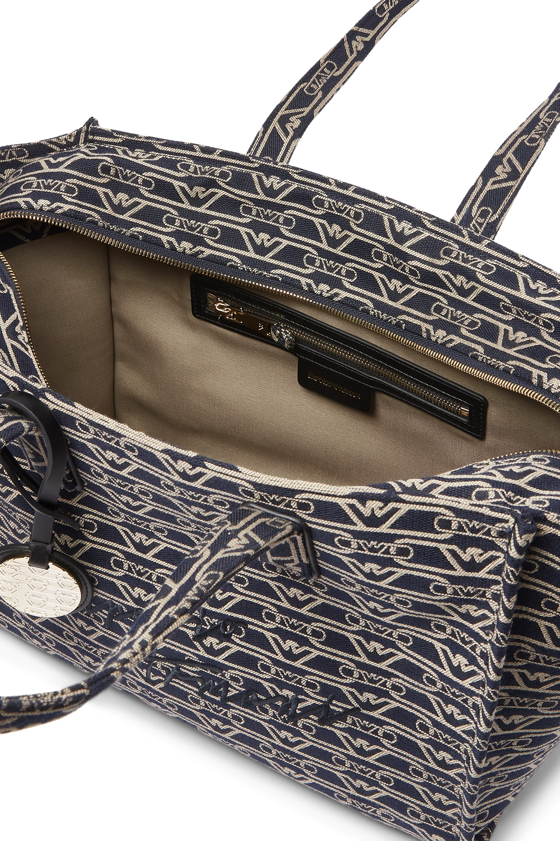 حقيبة يد متوسطة بطبعة حروف شعار الماركة بالكامل