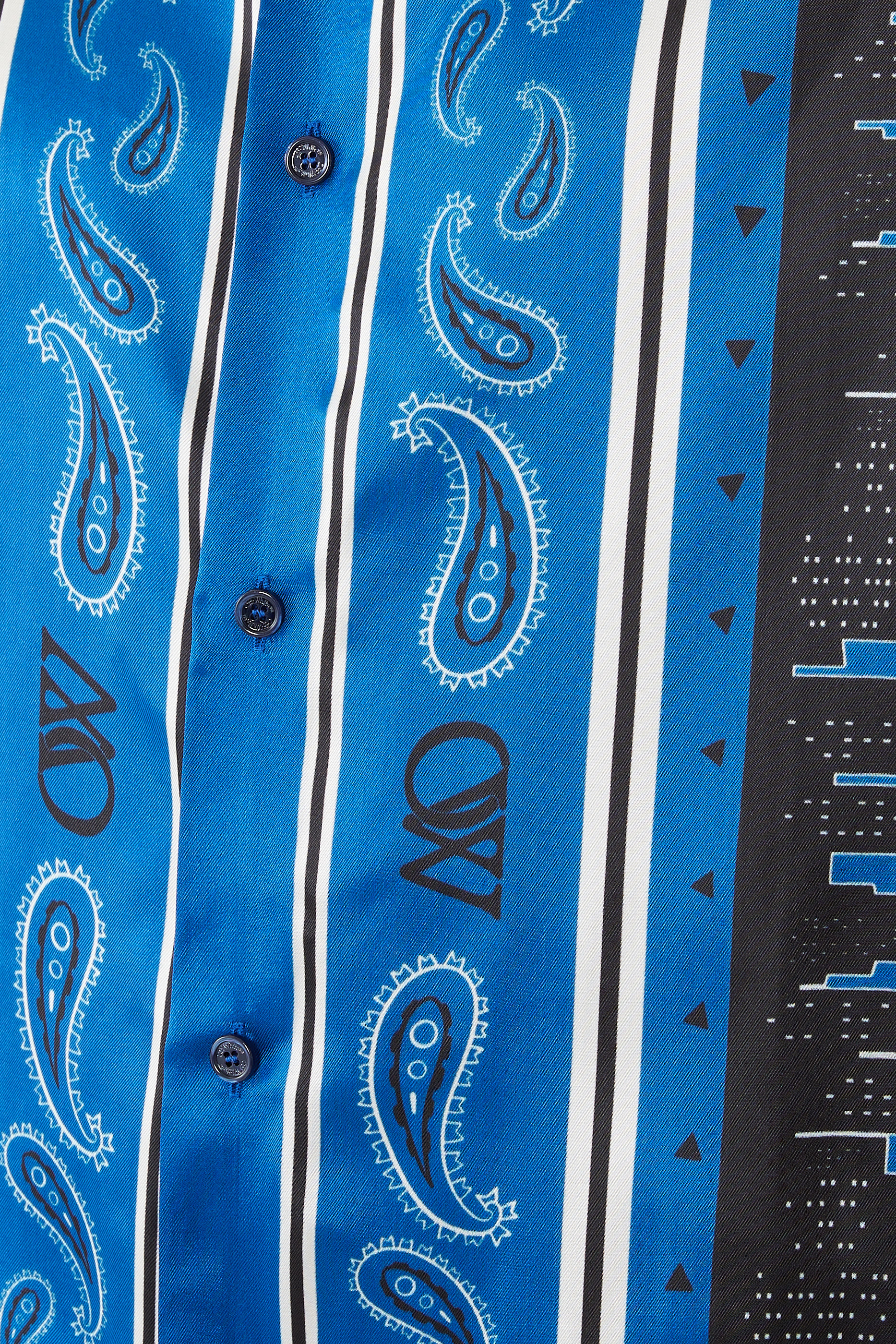 قميص بولينغ بطبعات باندانا