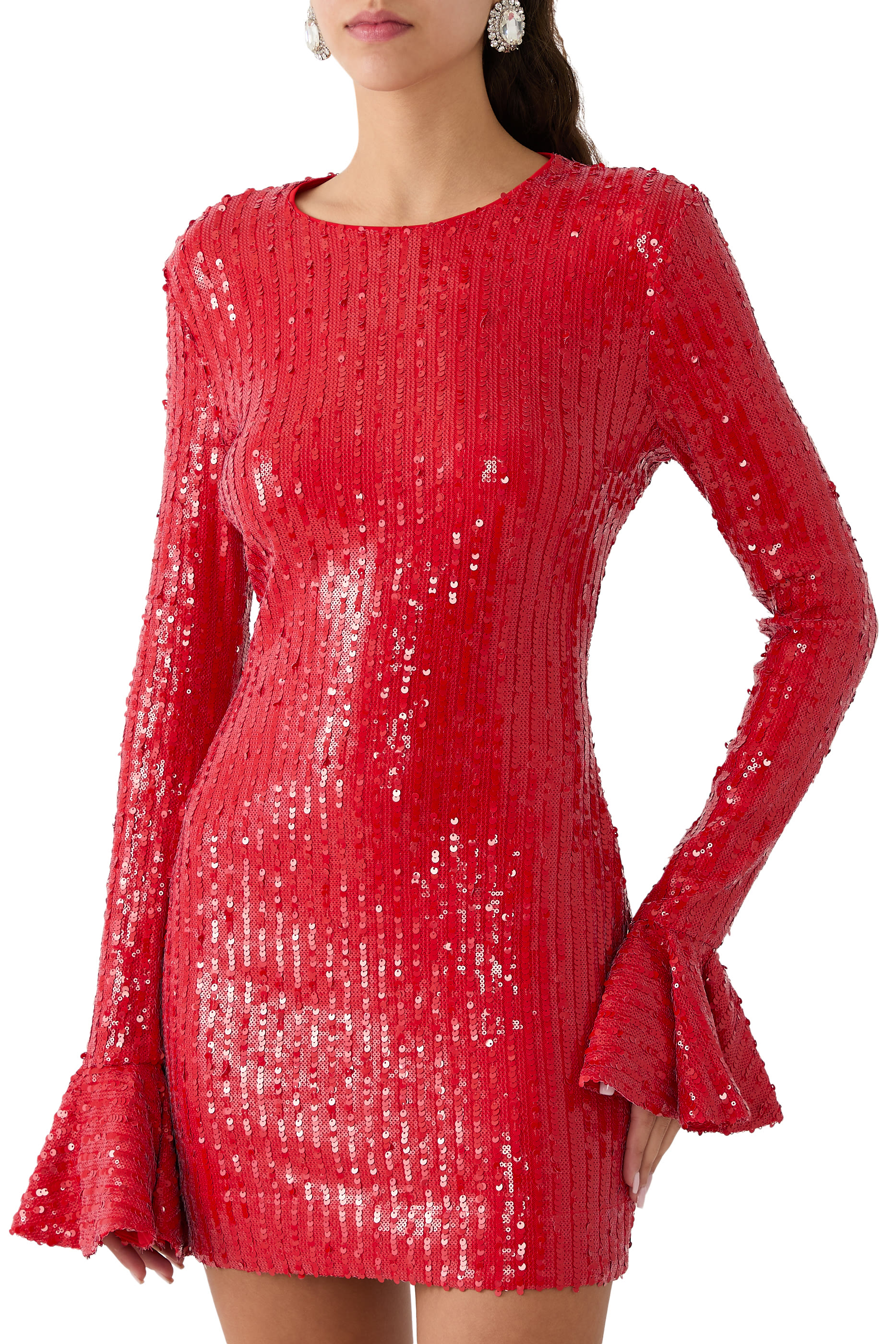 فستان قصير بأكمام طويلة وترتر