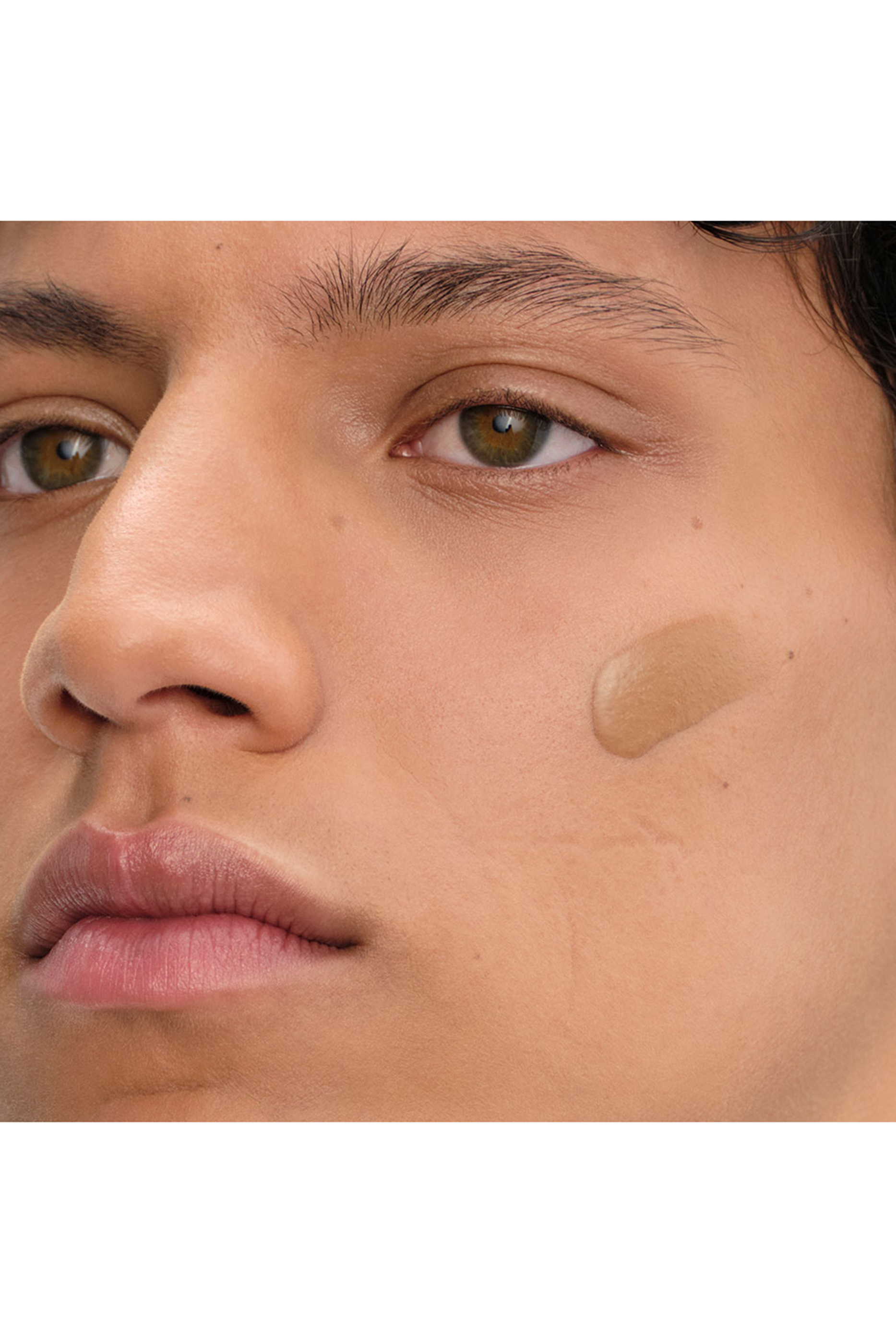 كريم أساس ريفيل سكين لتحسين البشرة