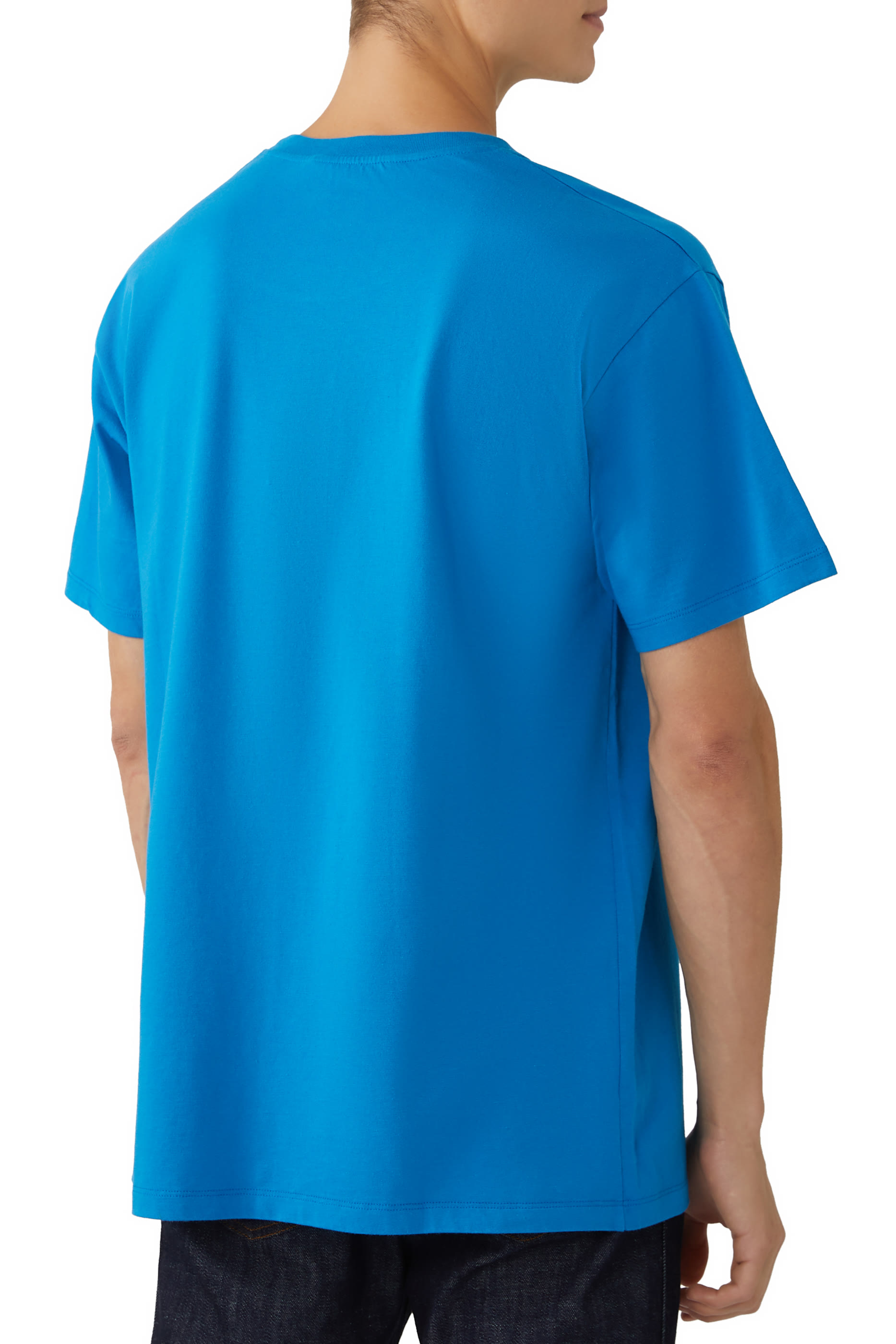 تيشيرت بطبعة ظربان وشعار الماركة بتصميم ريترو