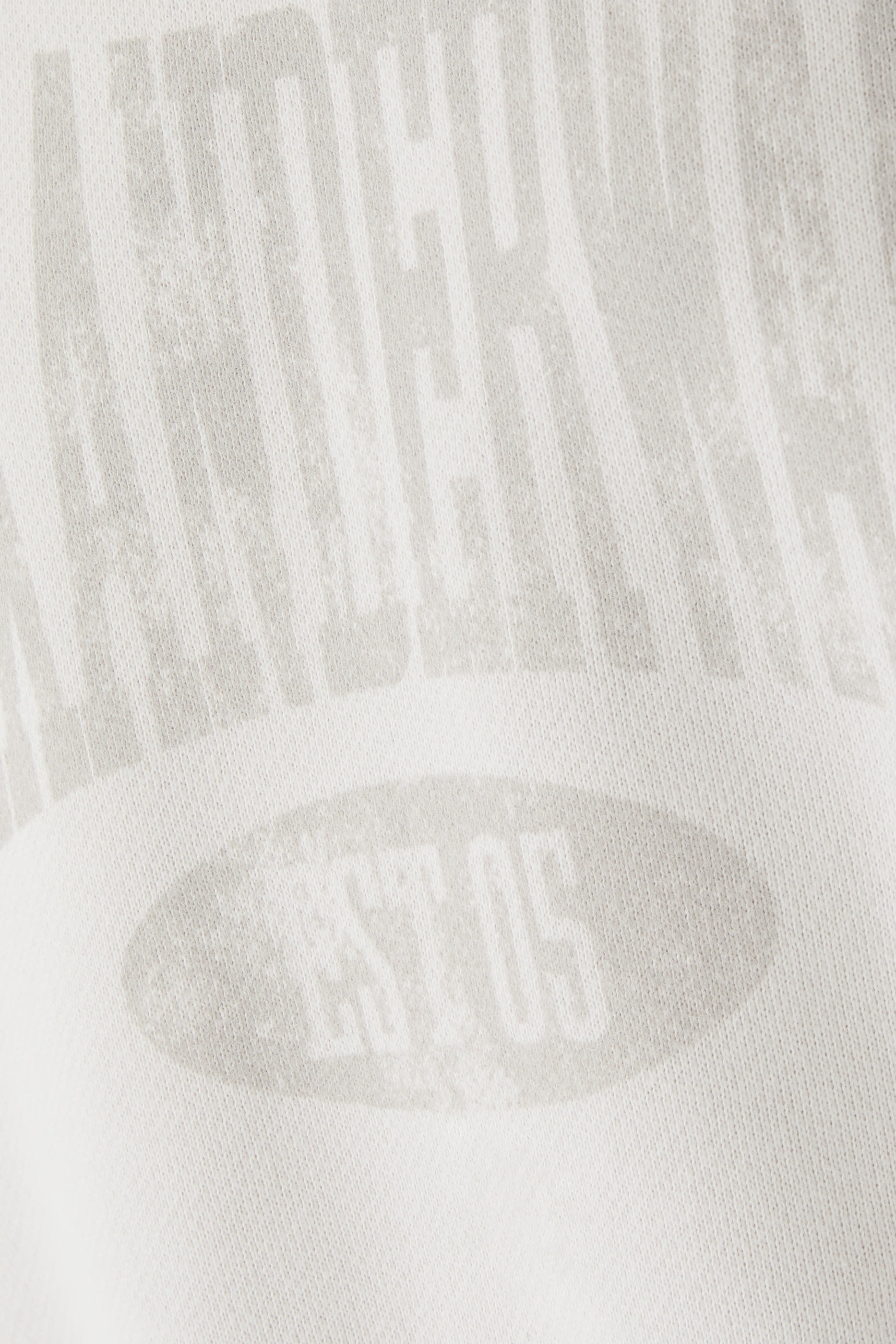 سويت شيرت بشعار الماركة بتصميم ممزق