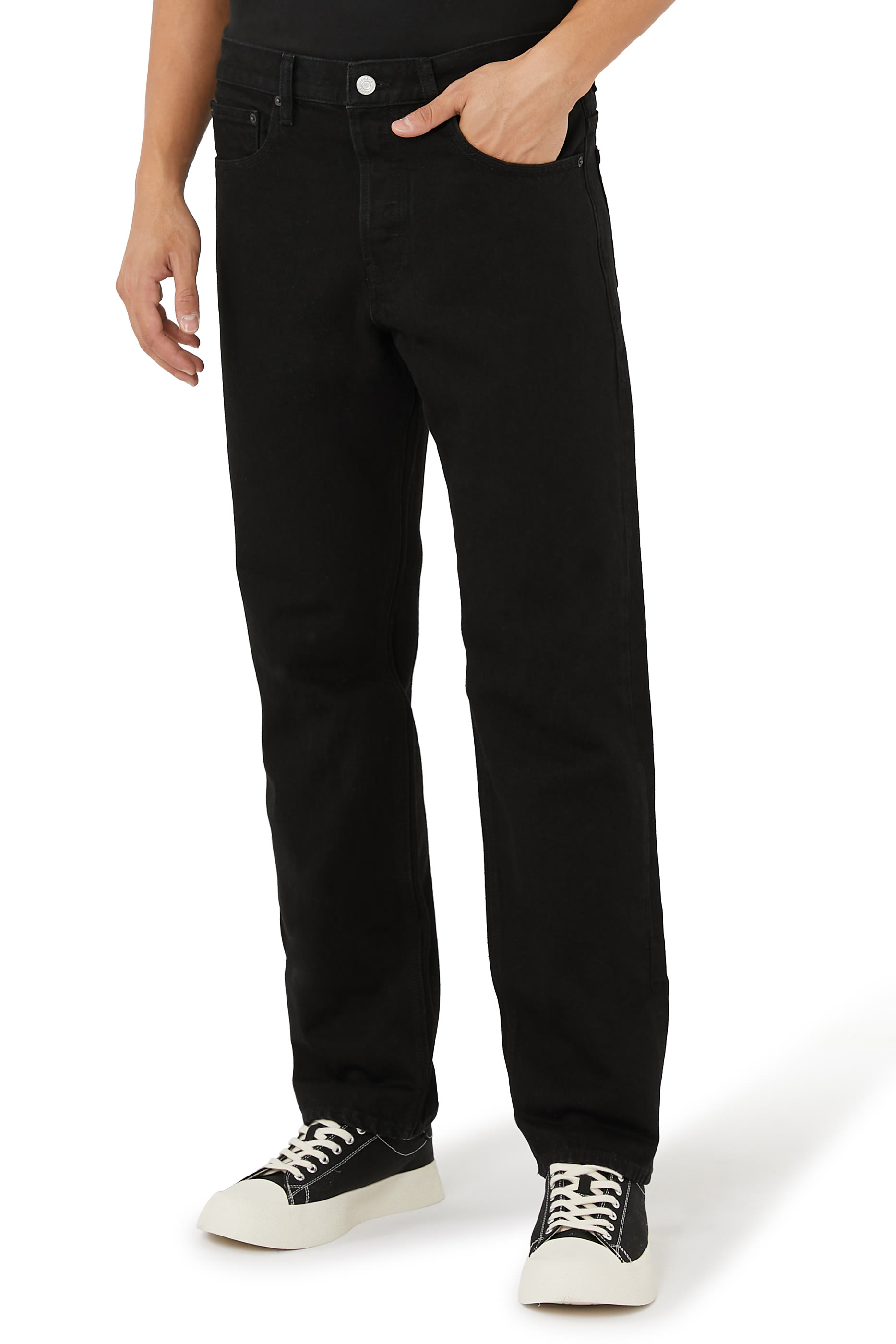 بنطال جينز بقصة ساق مستقيمة