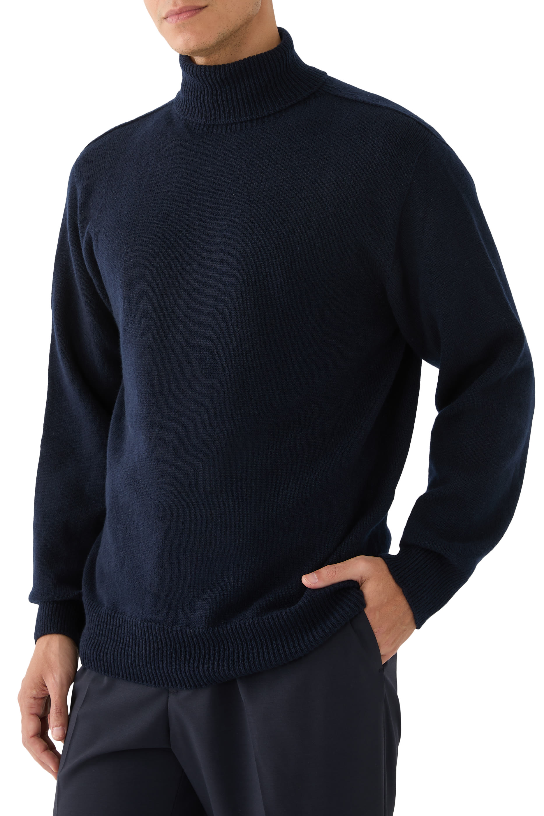 كنزة بياقة عالية