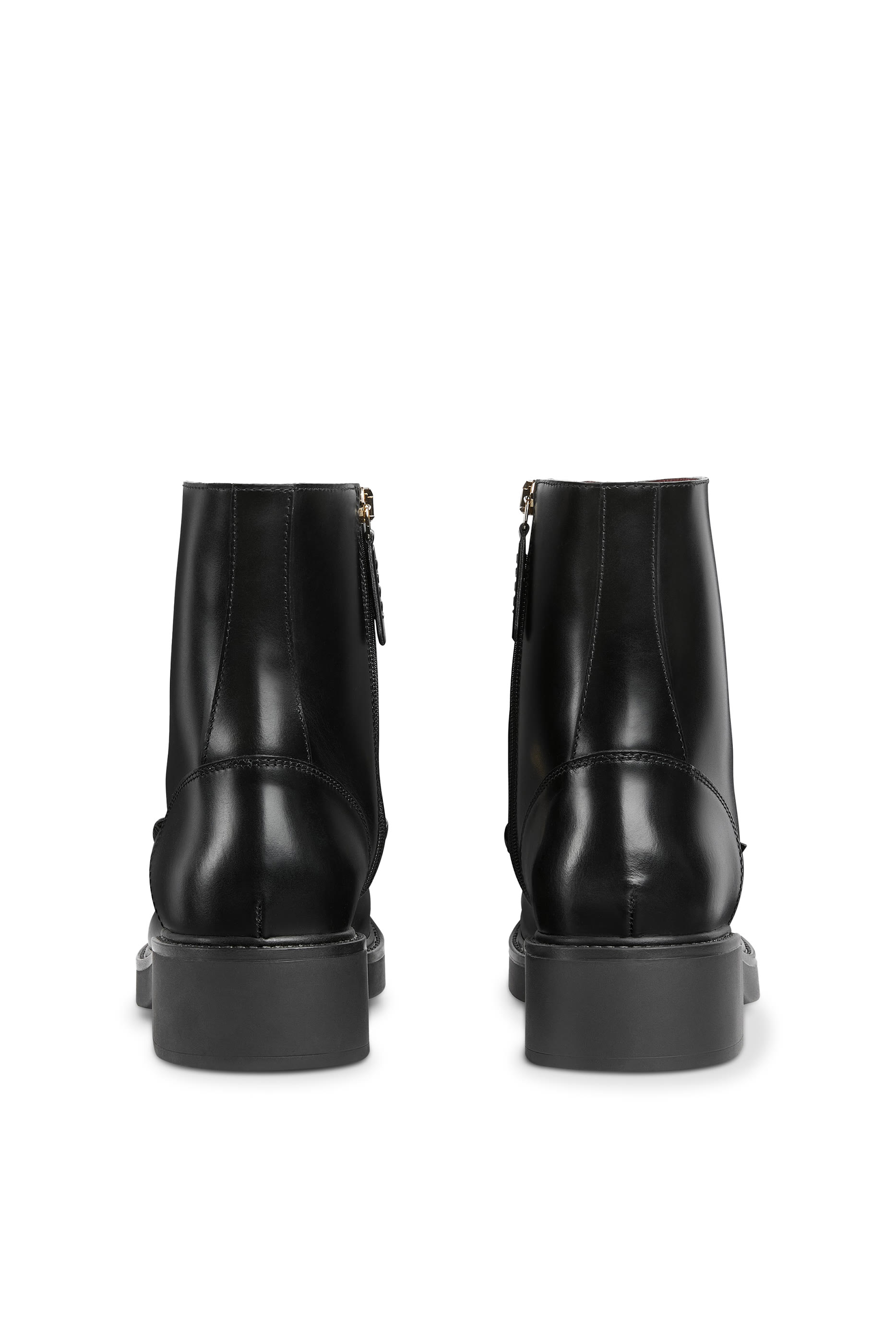 بوت جلد بحلية لجام الحصان