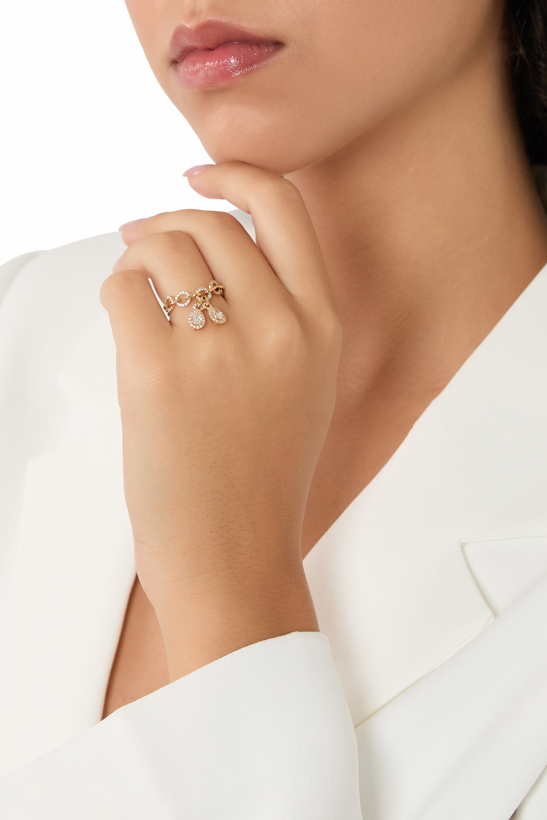 خاتم بحلقتي سلسلة مرصعة بالماس، ذهب أصفر عيار 18