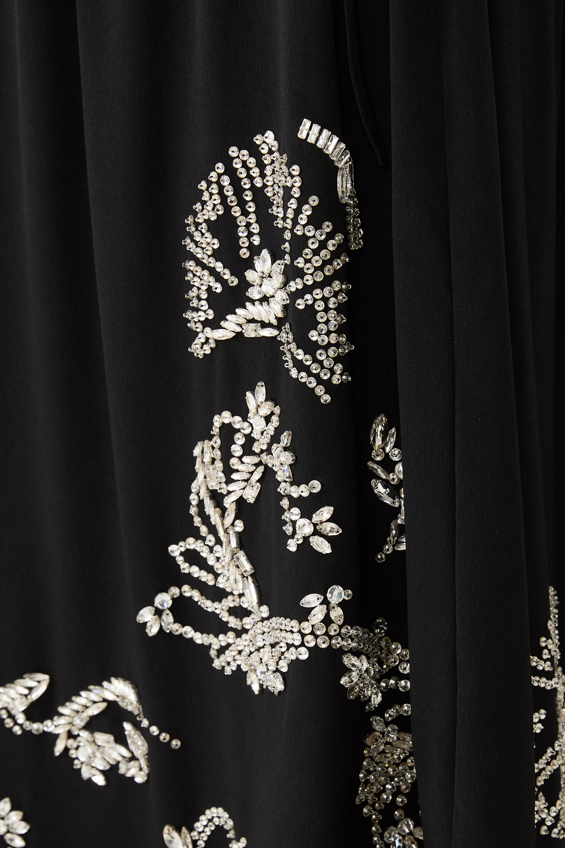 تنورة ساميلا مطرزة