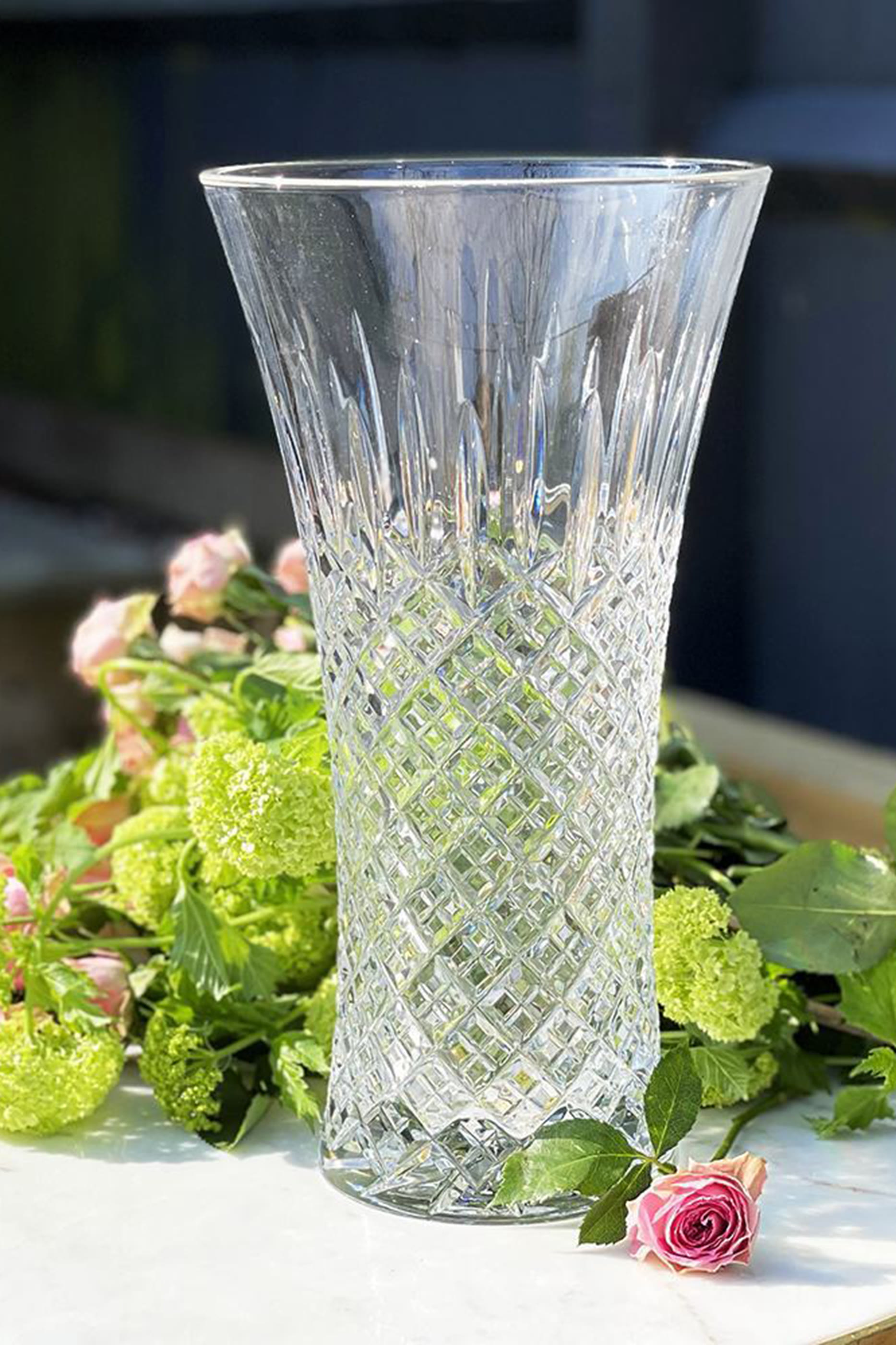 مزهرية واسعة كبيرة