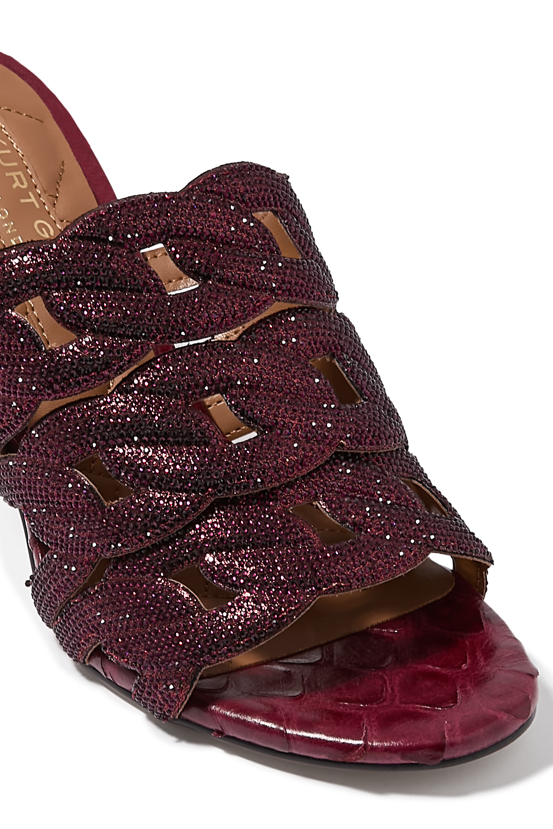 حذاء 85 مفتوح من الخلف بتصميم سلسلة مزين بكريستال