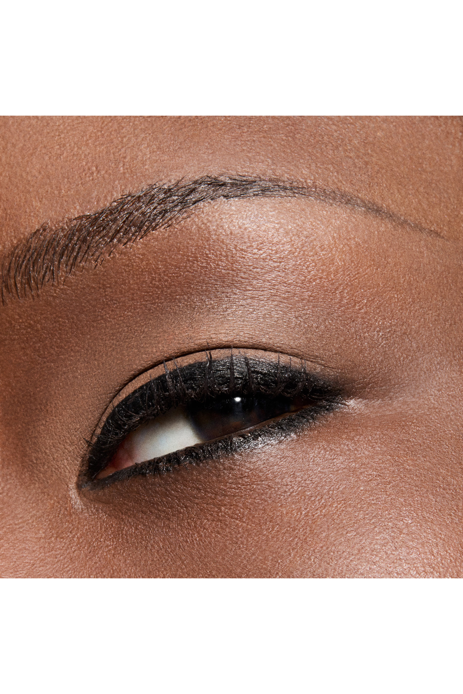 كونتور غير لامع متعدد الاستخدامات بتركيبة سائلة