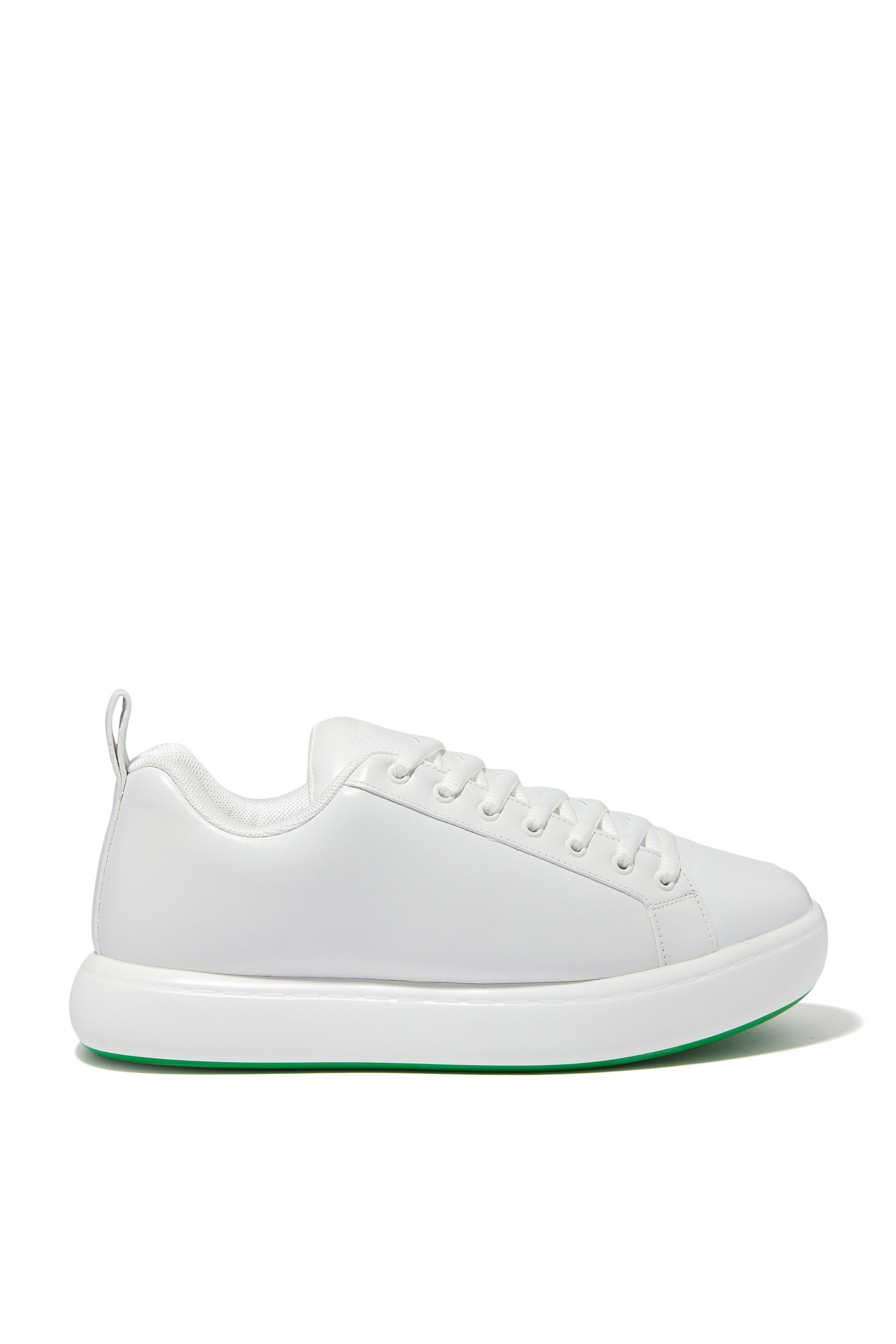 سنيكرز مبطن بتصميم وسادة 