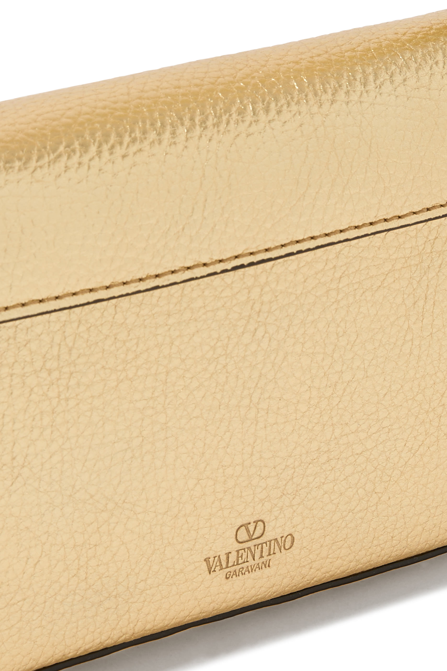 حقيبة صغيرة بحلي هرمية