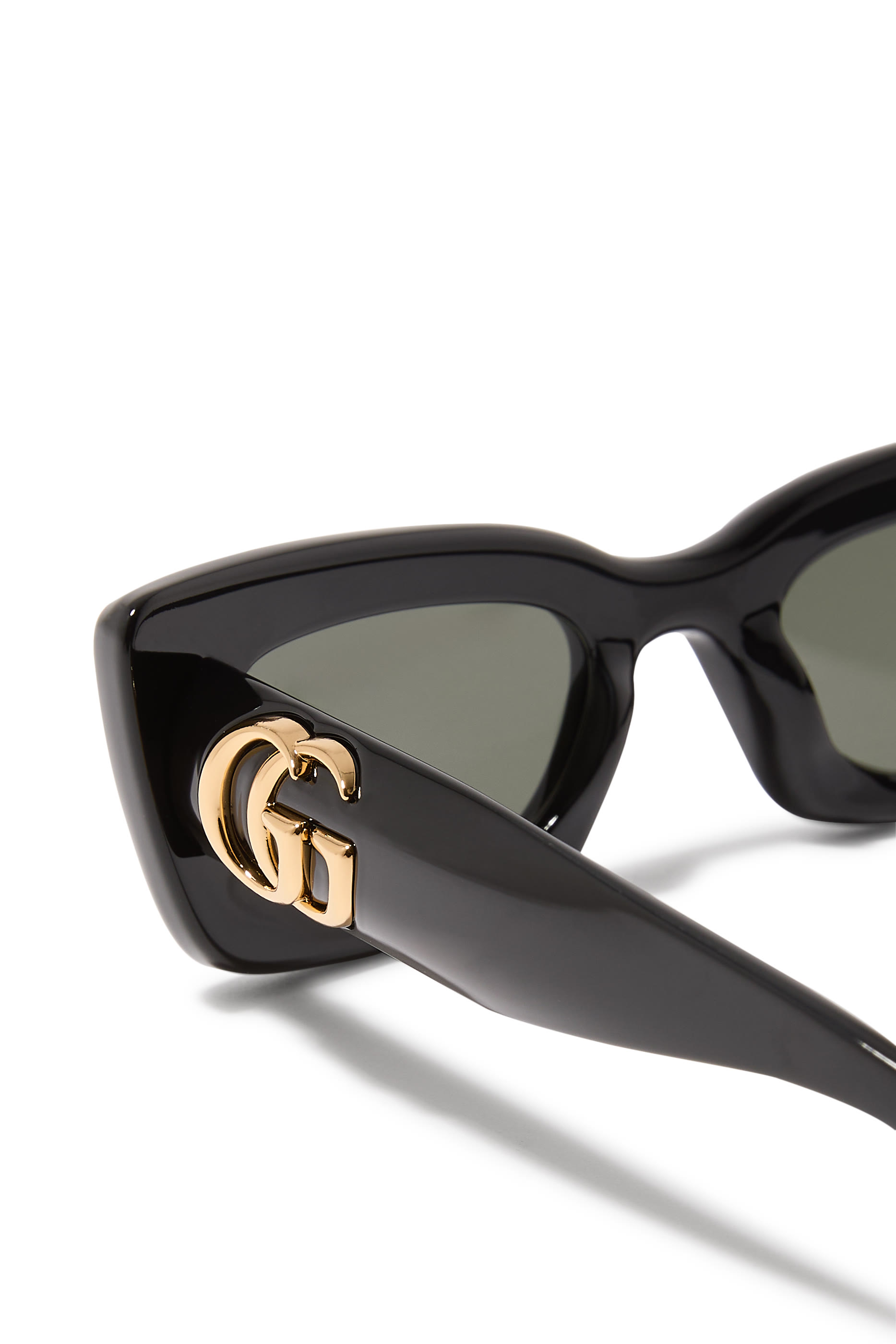 نظارة شمسية بتصميم عين القطة