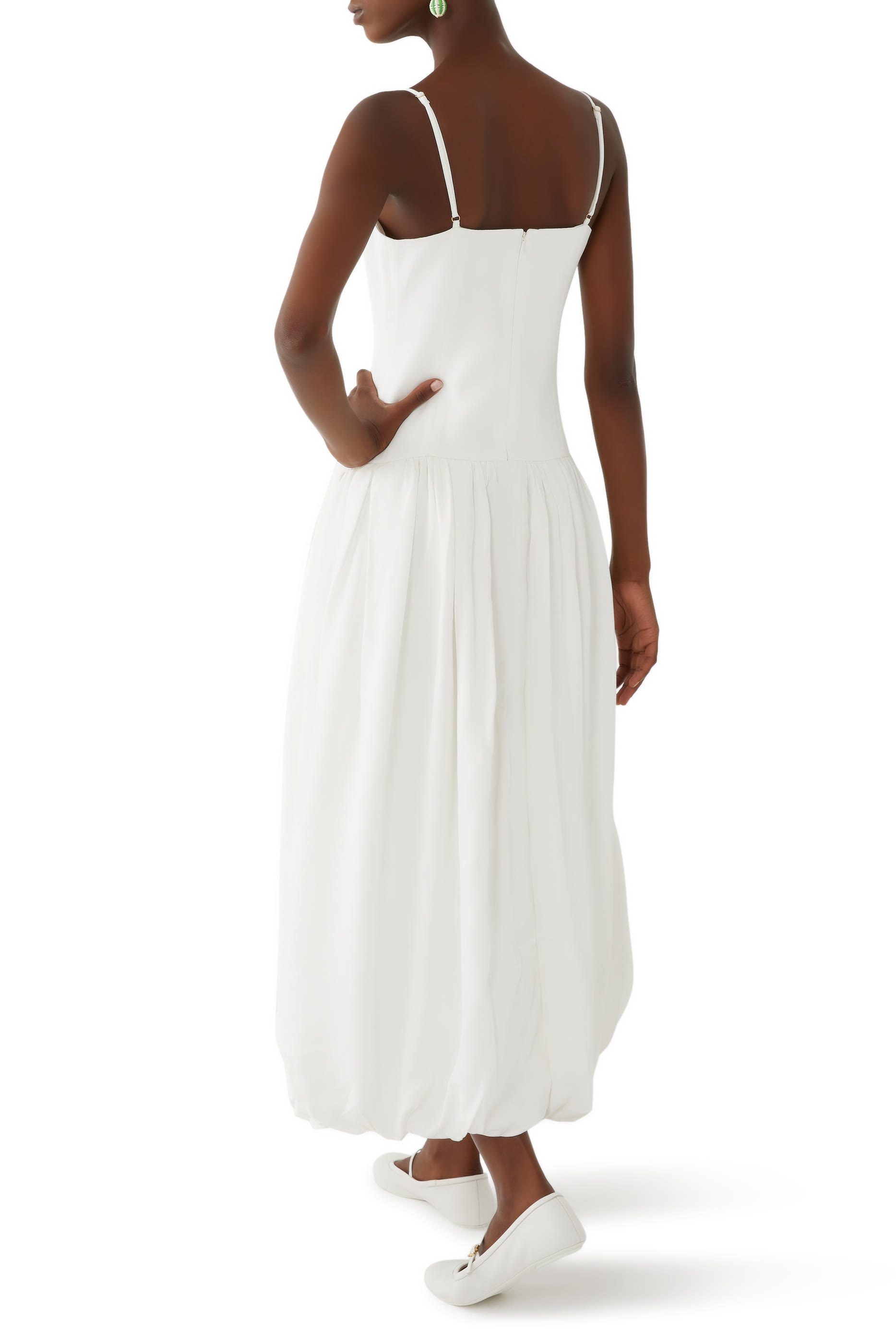 فستان فينتو متوسط الطول بصدرية بنمط مشد وتنورة منفوخة