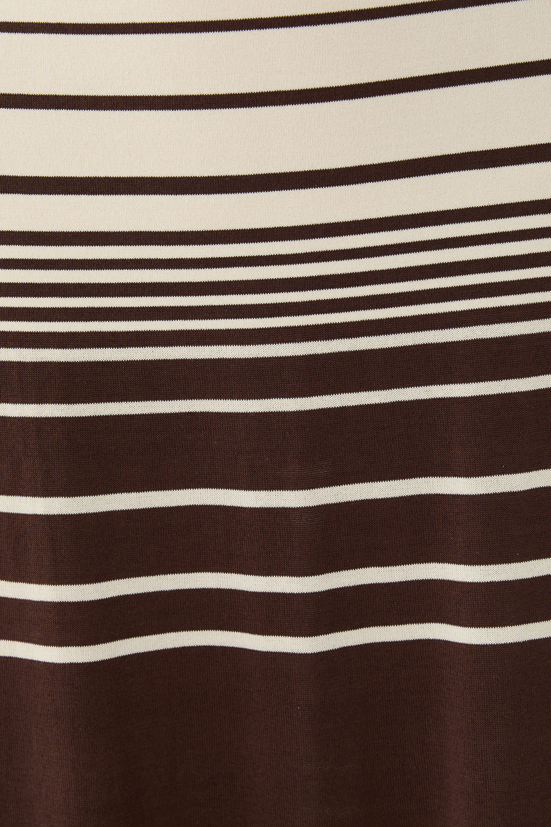 تنورة كاسيا طويلة