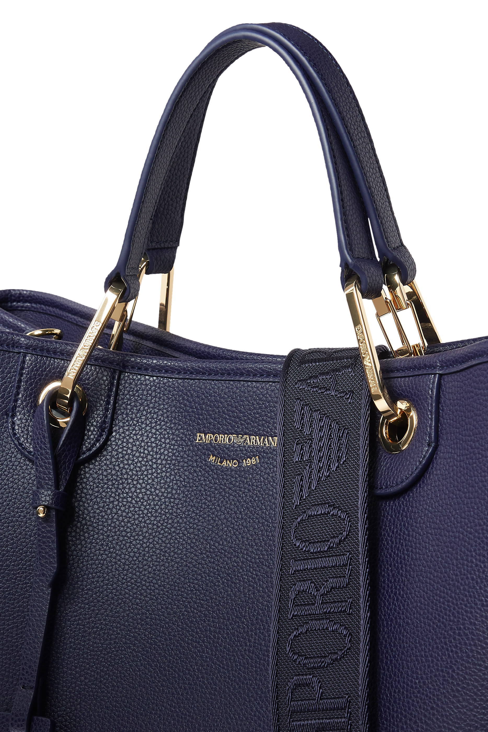 حقيبة يد بشعار الماركة