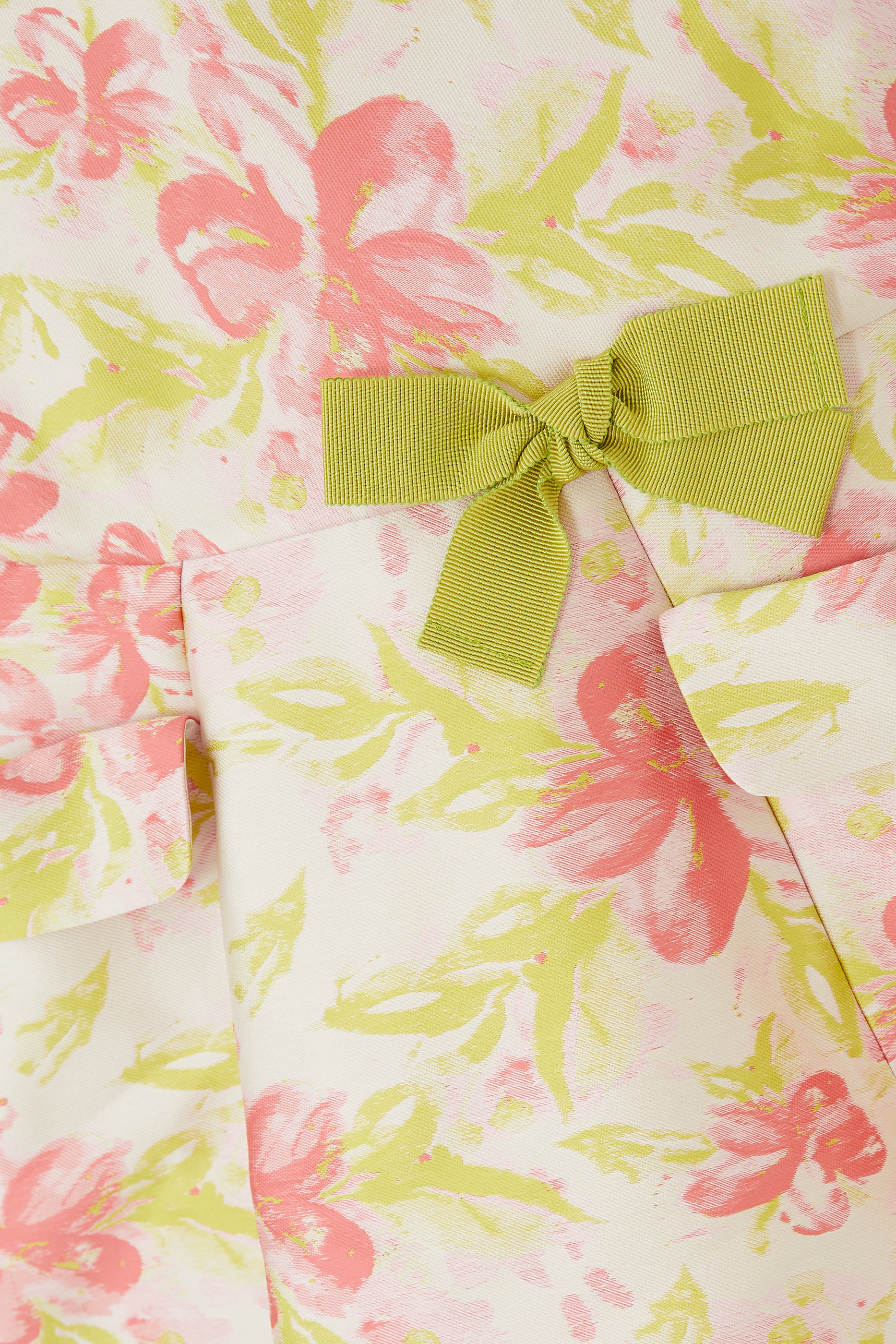 فستان بجيوب ونقشة زهور للأطفال