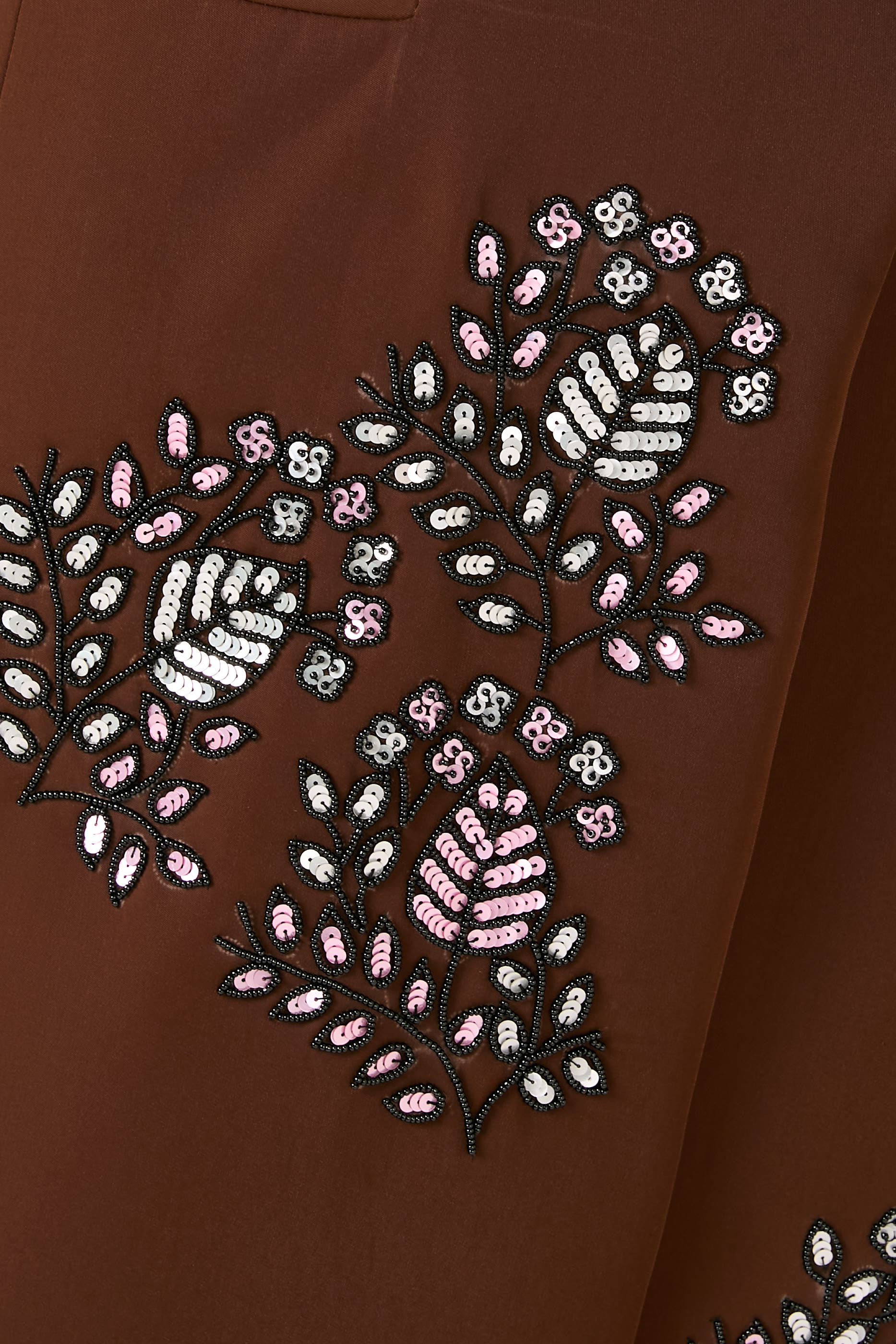 معطف بنقشة أوراق موكا