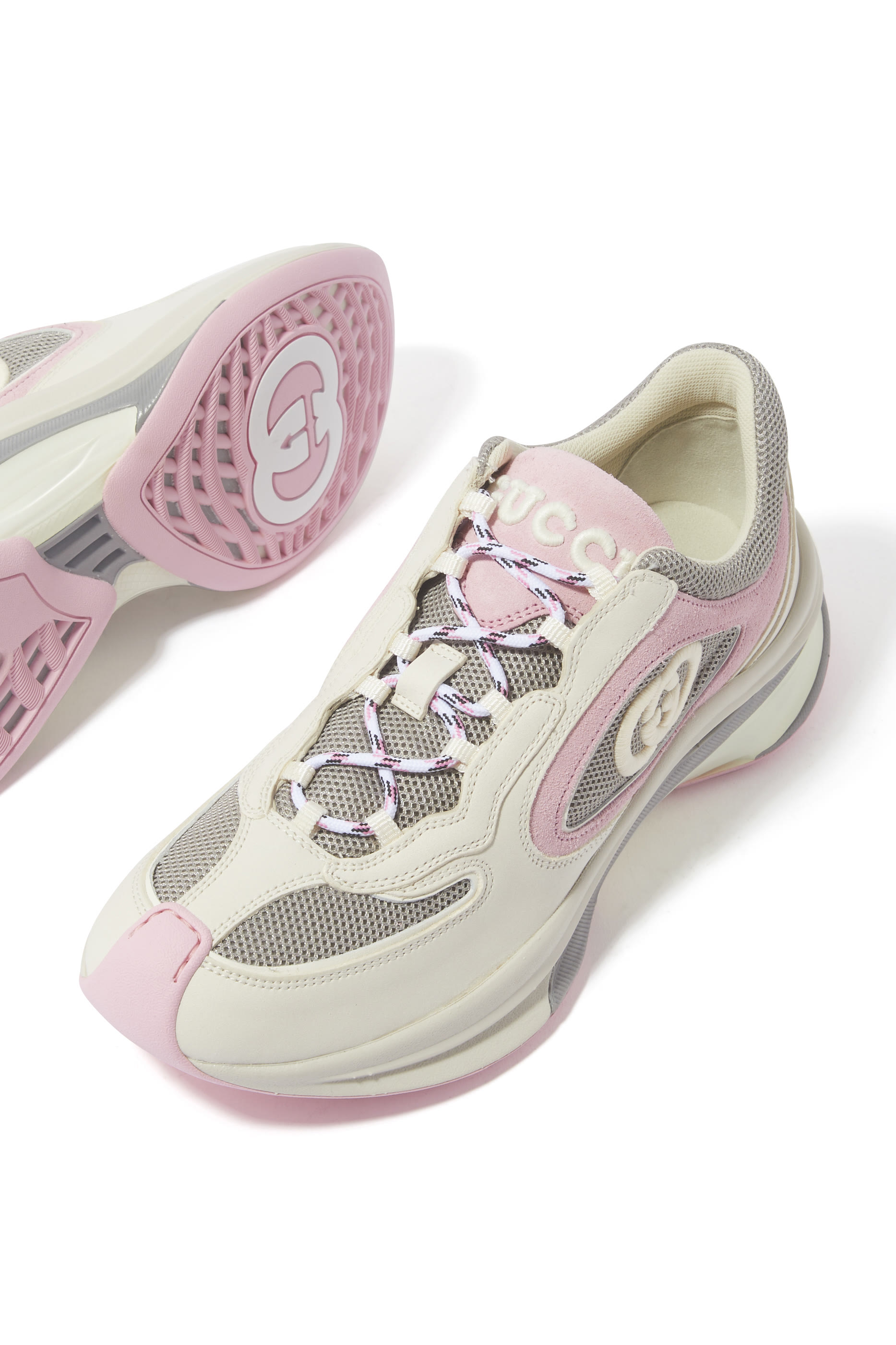 حذاء سنيكرز جلد بحرفي الماركة متداخلين