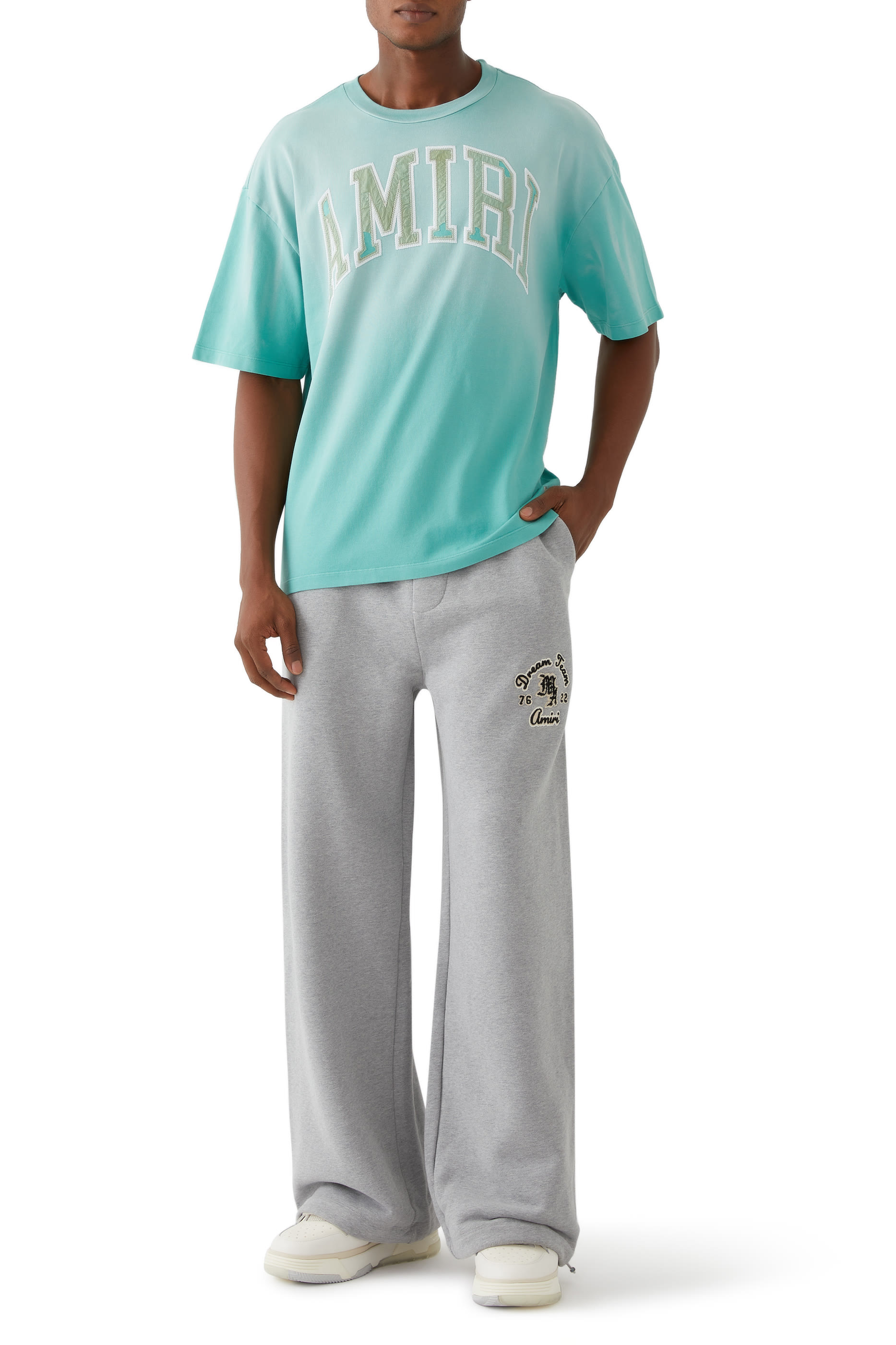 تيشيرت فينتج بقصة فضفاضة